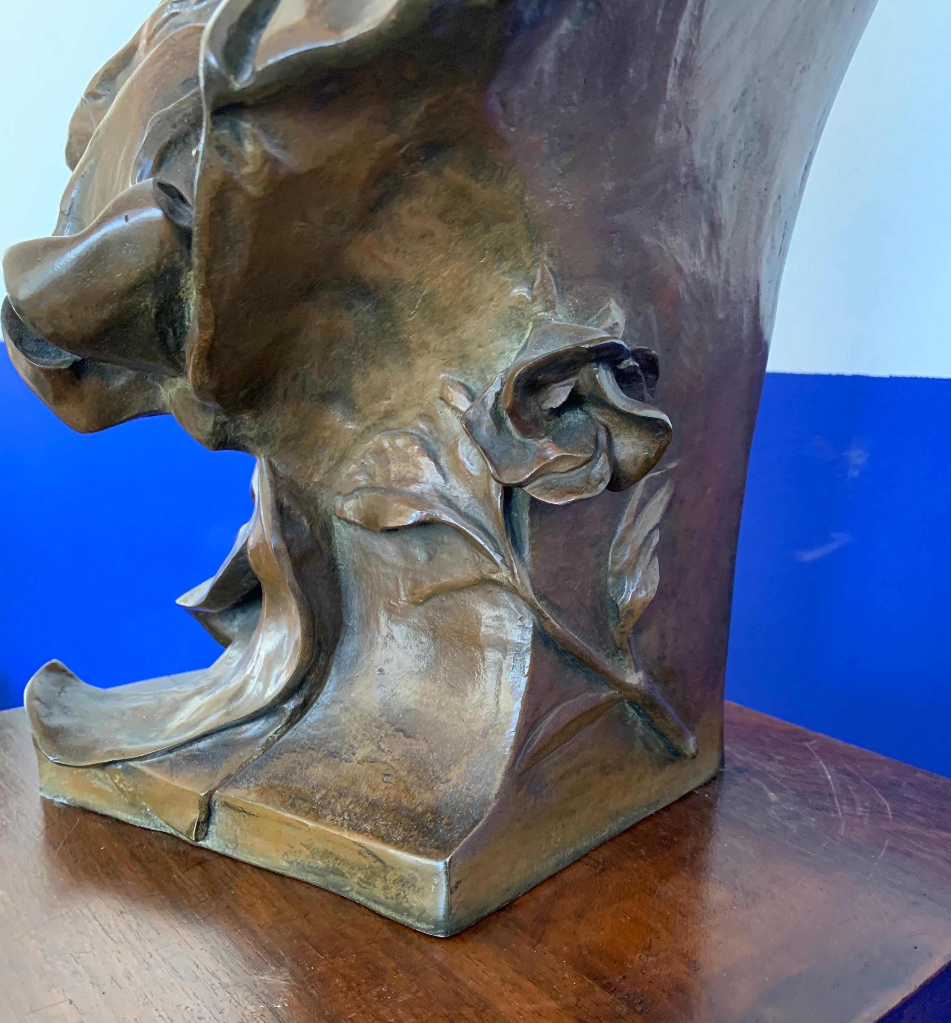 Grande sculpture de buste de femme en bronze Art Nouveau de Georges Van der Straeten, Paris en vente 9