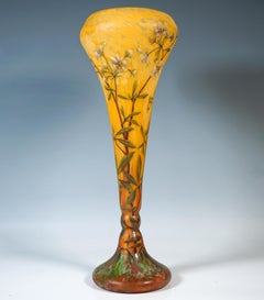 Large Art Nouveau Cameo Vase 'Pommier en Fleurs', Daum Nancy, France, 1900/1905