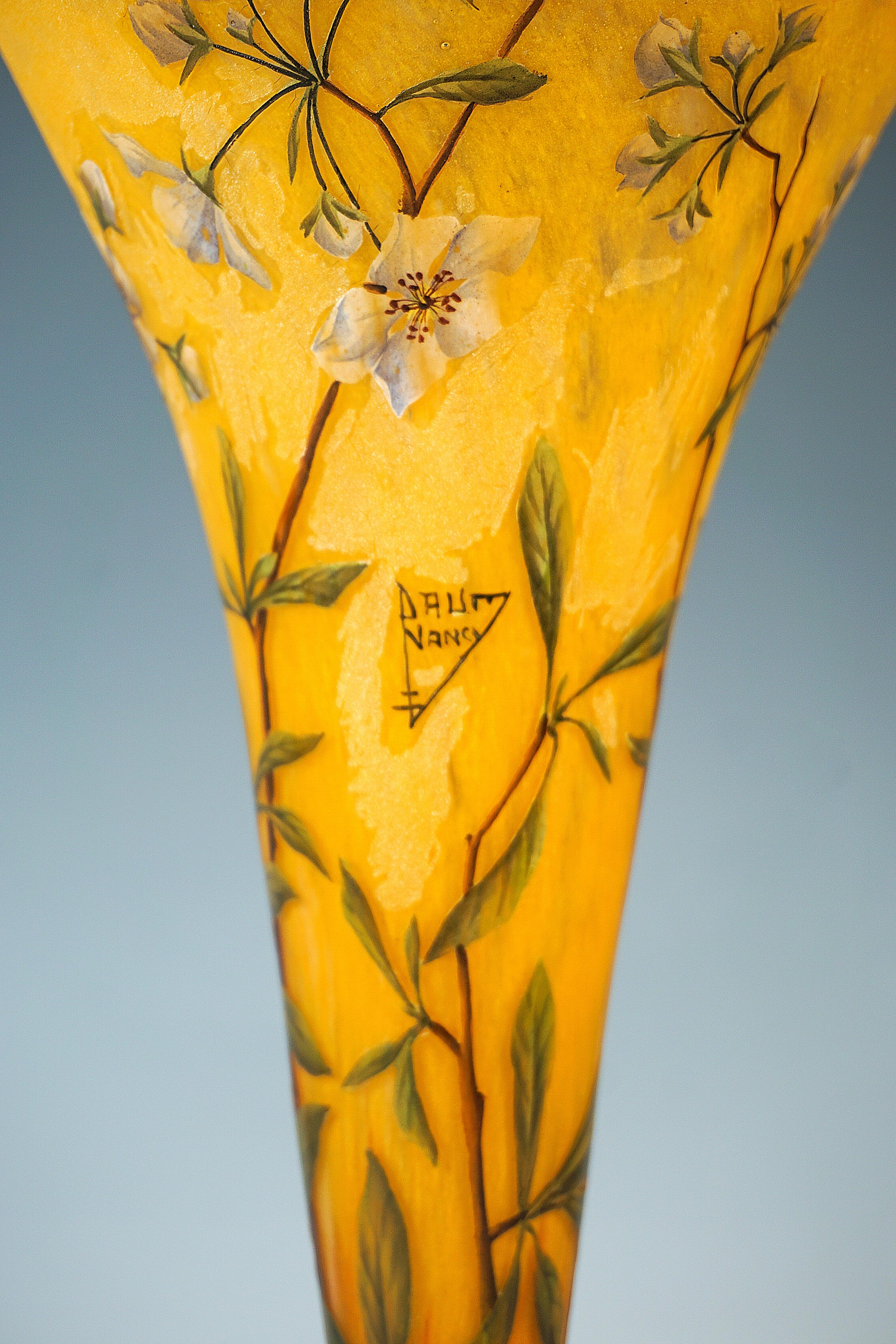 Große Jugendstil-Kamee-Vase 'Pommier en Fleurs', Daum Nancy, Frankreich, 1900/1905 (Glas) im Angebot