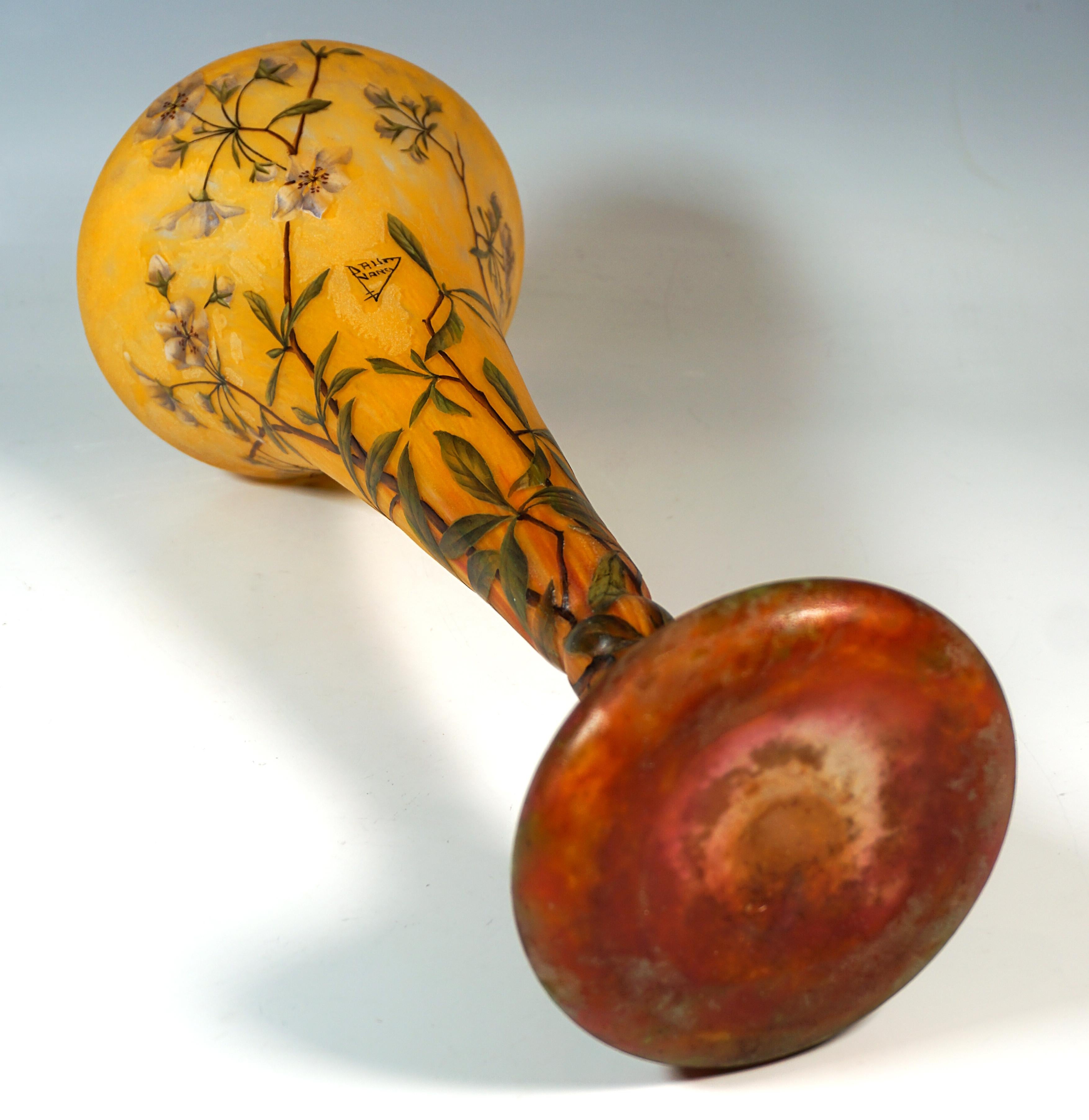 Große Jugendstil-Kamee-Vase 'Pommier en Fleurs', Daum Nancy, Frankreich, 1900/1905 im Angebot 1