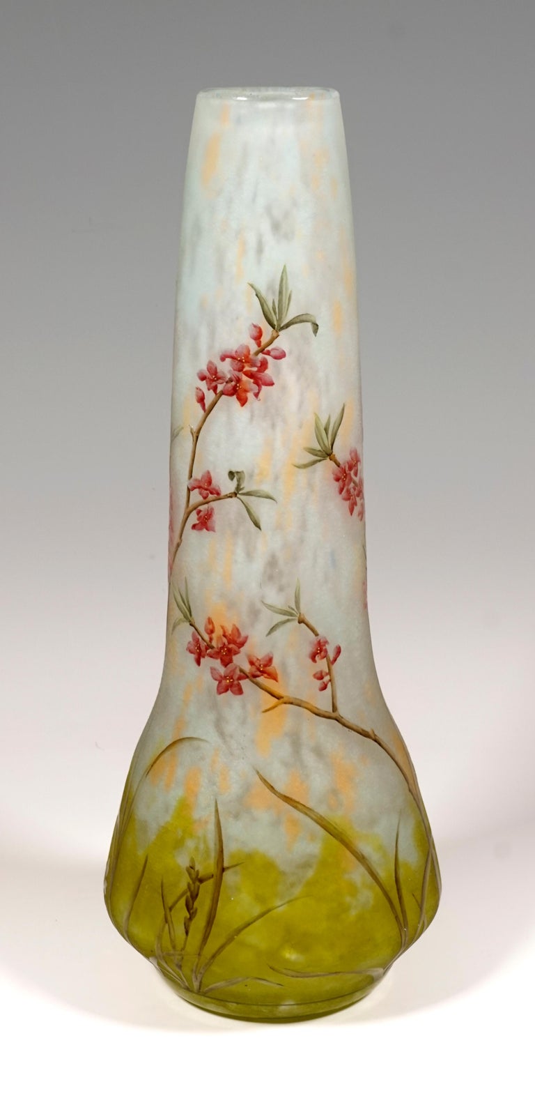 Large Art Nouveau Cameo Vase with Oleander Decor, Daum Nancy, France, 1910/15 In Good Condition For Sale In Vienna, AT