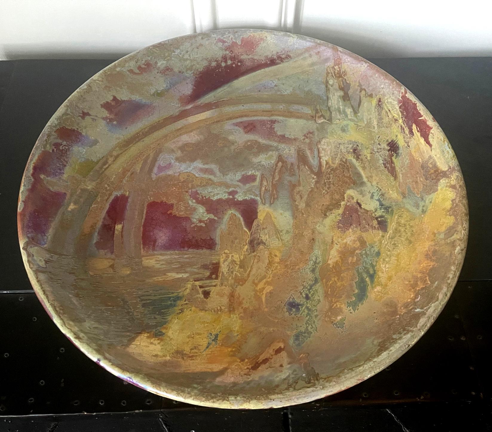 Francese Grande piatto paesaggio in ceramica Art Nouveau con smalto a lustro di Clement Massier in vendita