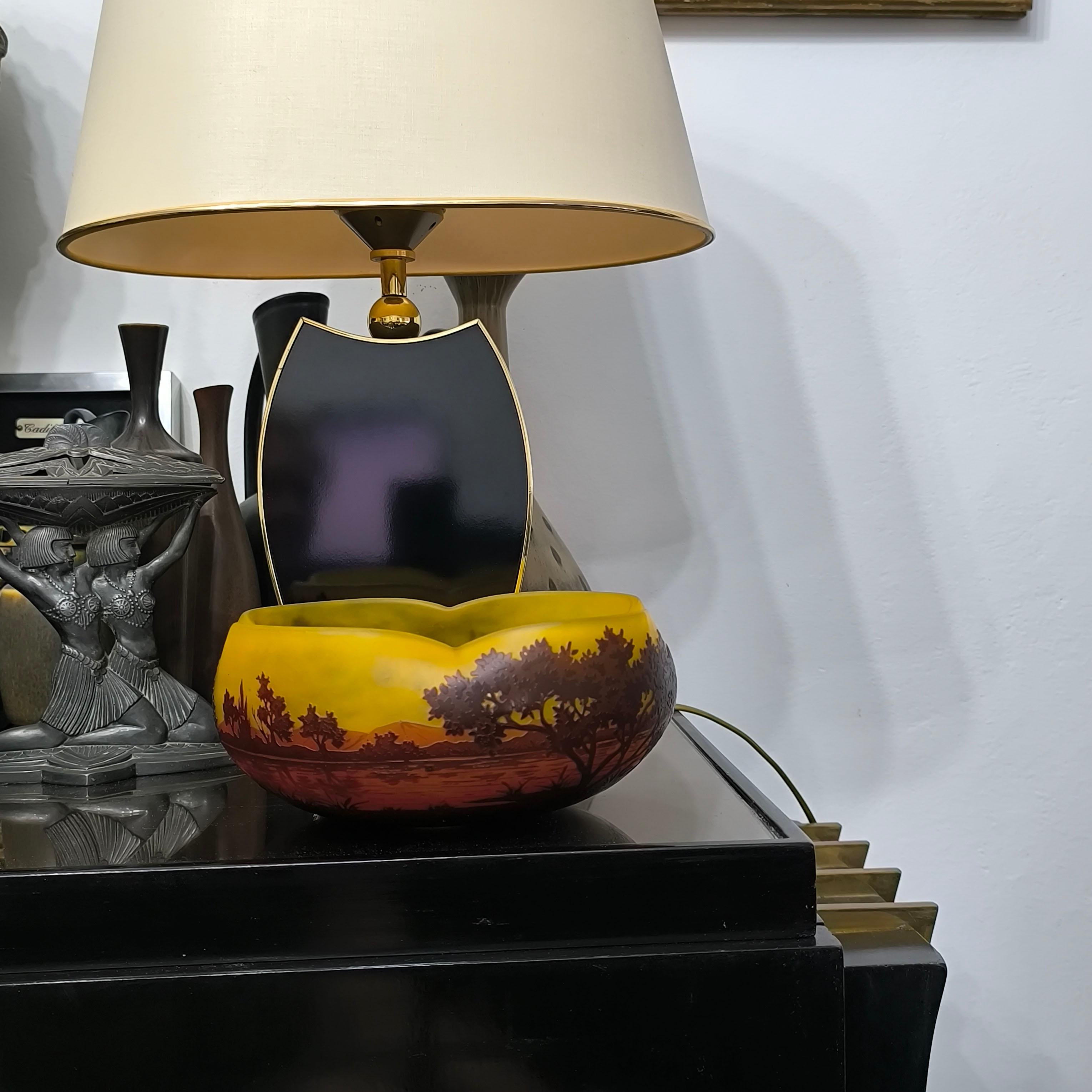 Grande ciotola a cammeo Art Nouveau Daum Nancy, 'Paysage de Verre' - Paesaggio lacustre in vendita 8