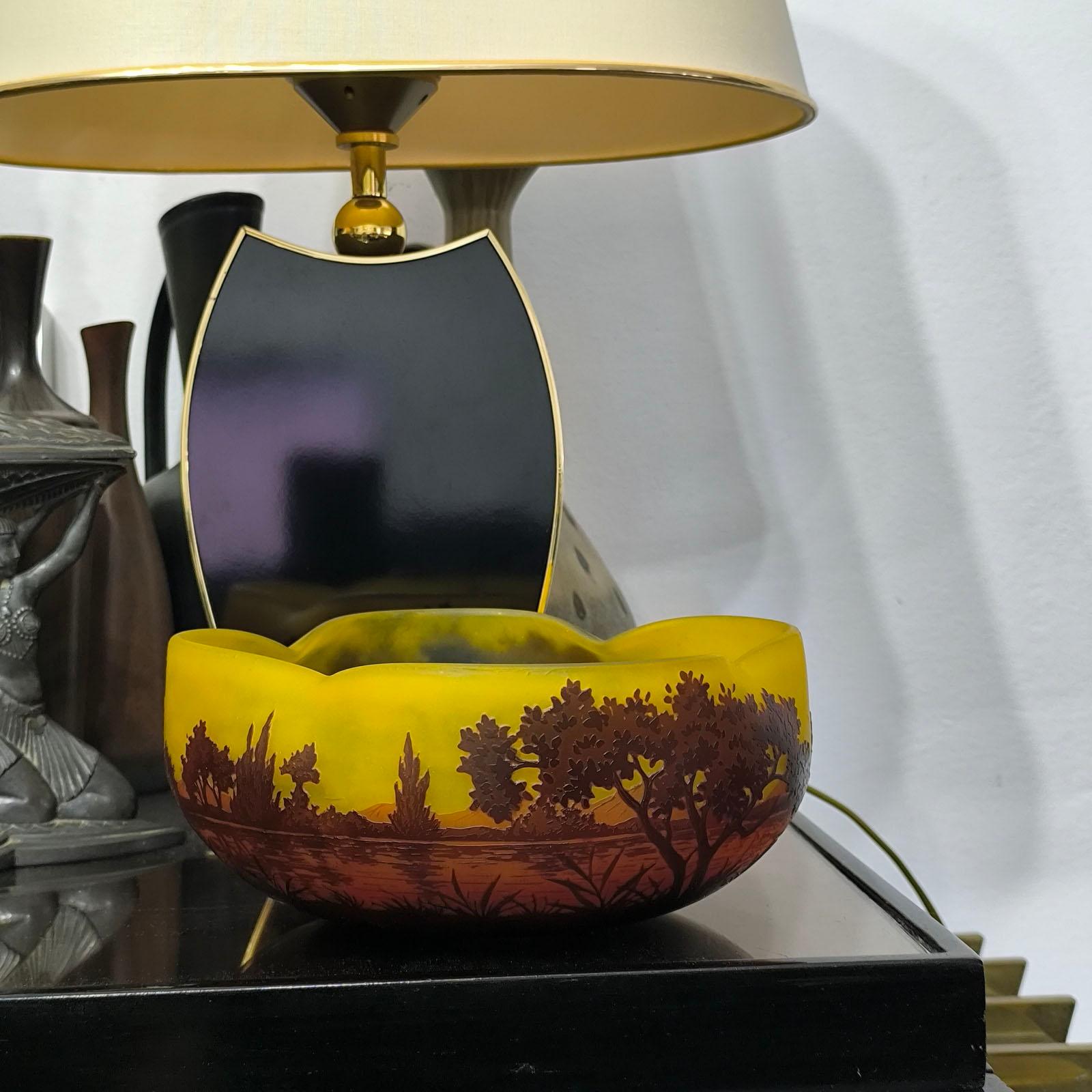 Grande ciotola a cammeo Art Nouveau Daum Nancy, 'Paysage de Verre' - Paesaggio lacustre In condizioni ottime in vendita a Bochum, NRW