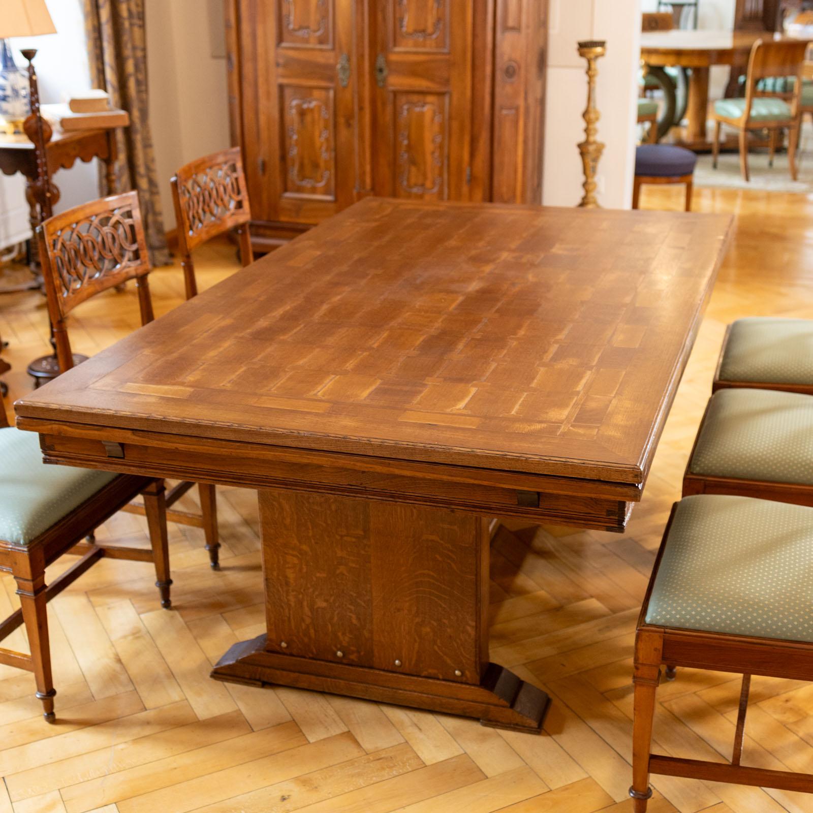 Parquetry Large Art Nouveau Extension Table in Oak, Early 20th Century For Sale