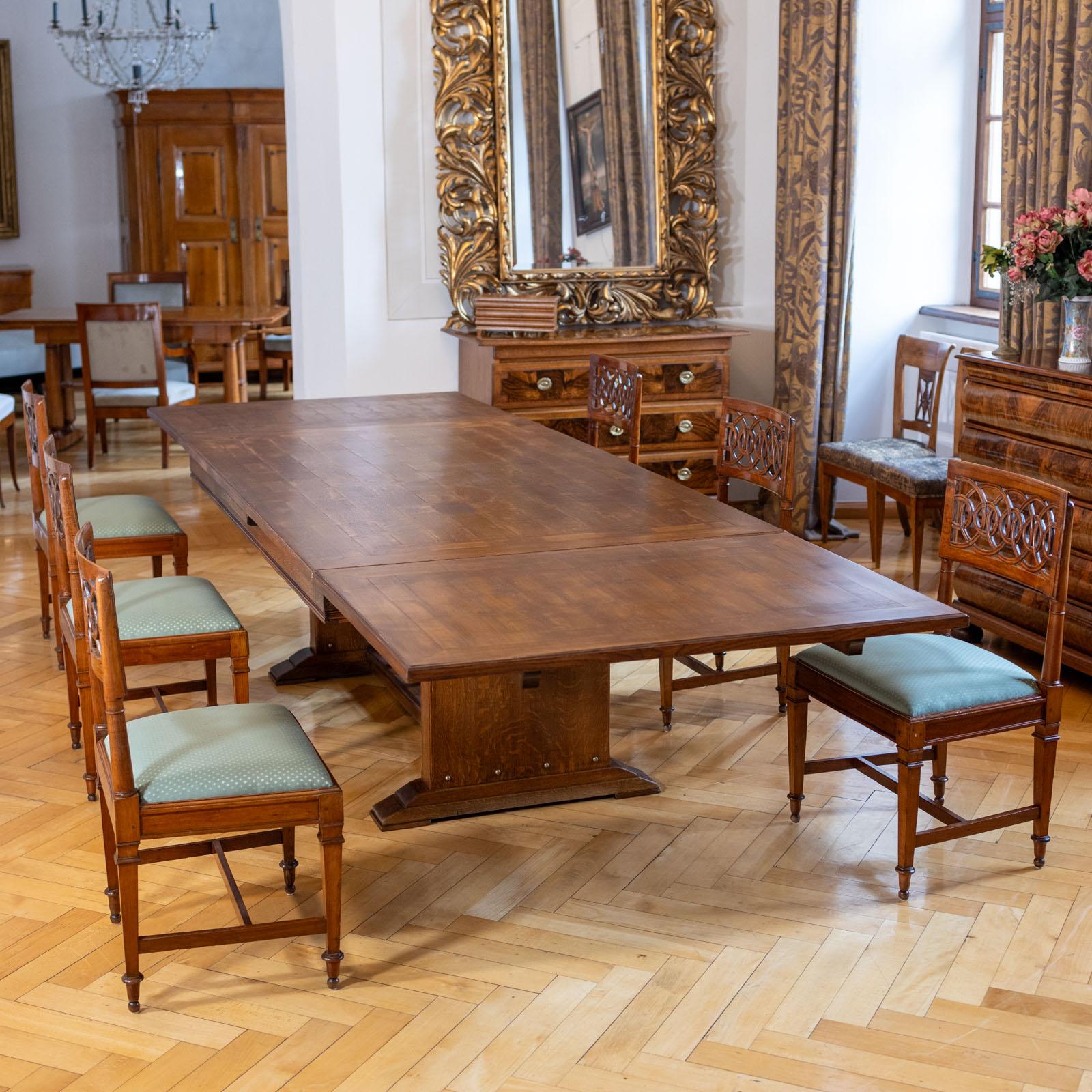 Large Art Nouveau Extension Table in Oak, Early 20th Century For Sale 2