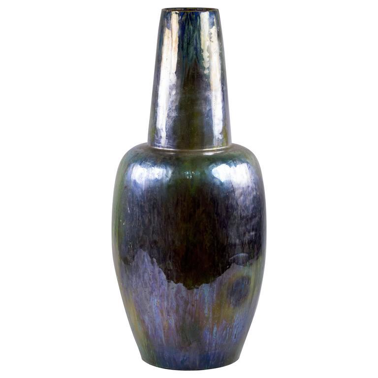 Grand vase flambe irisé en poterie française de style Art nouveau, vers 1900 Excellent état - En vente à New York, NY