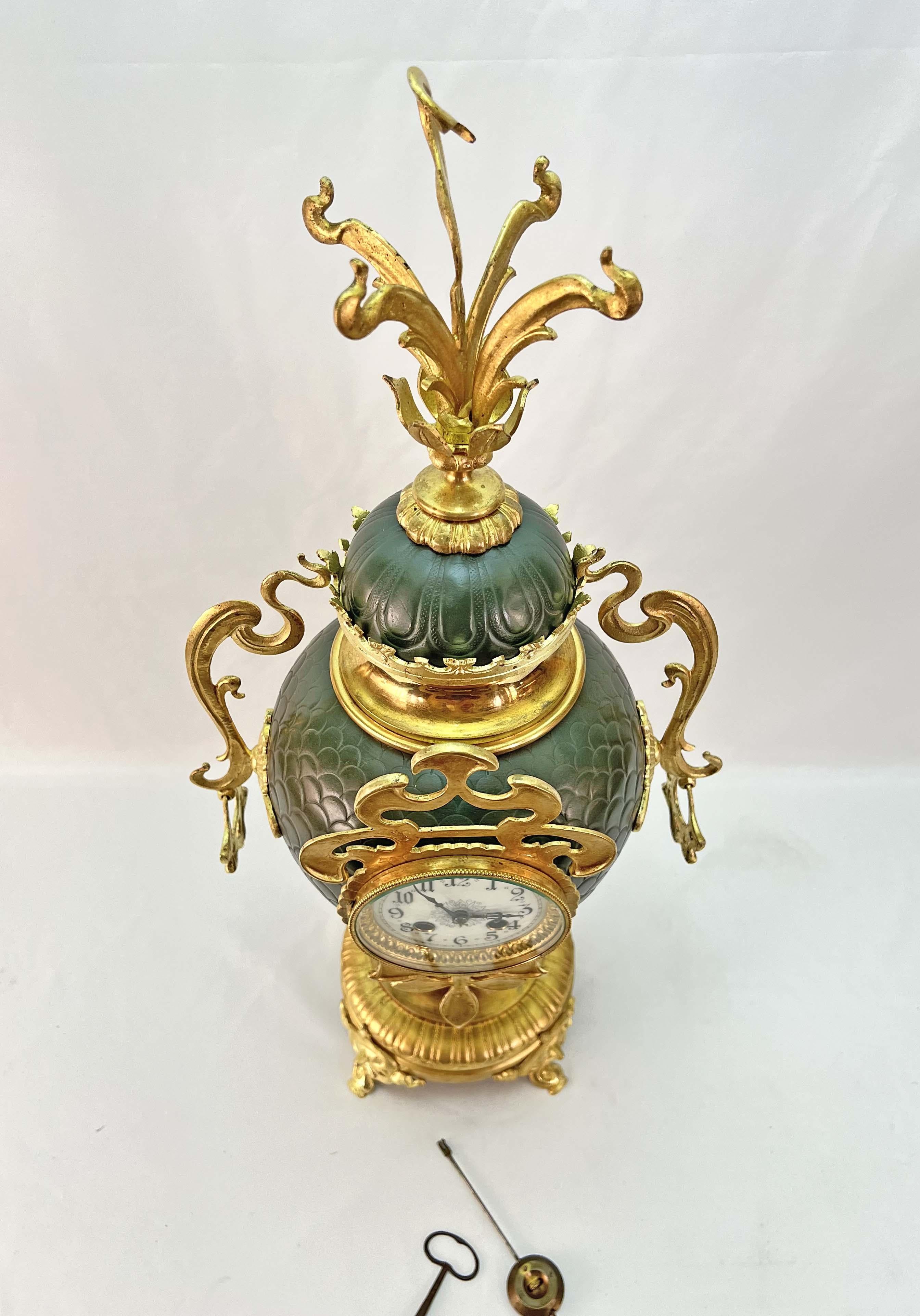 Large Art Nouveau Golden Bronze Clock, 1890s For Sale 10