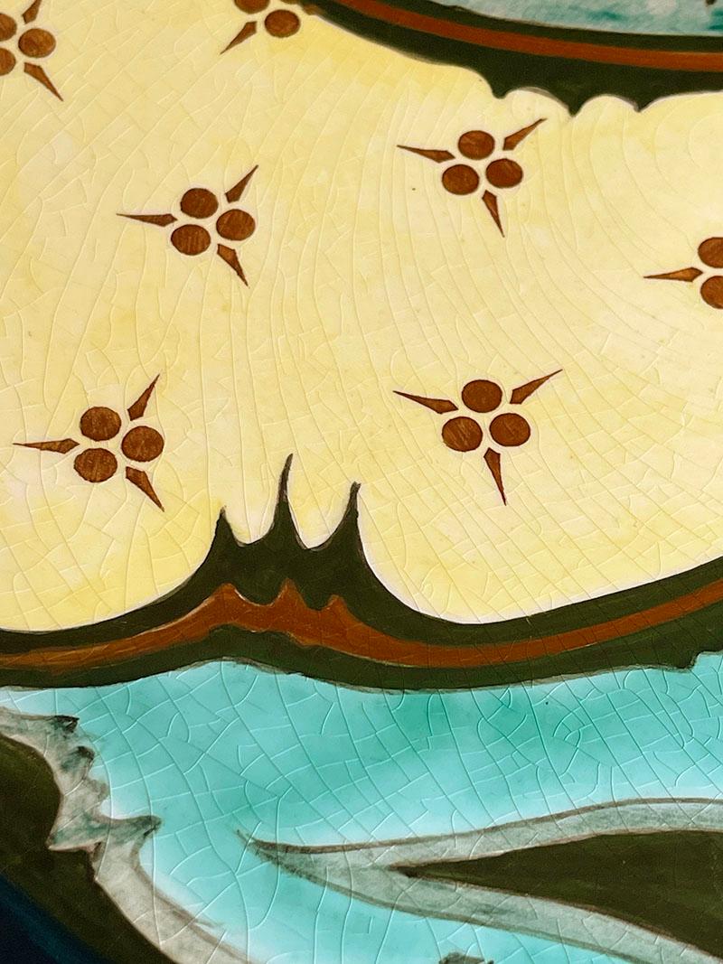 Large Art Nouveau Gouda Zuid Holland Plateel charger, 1901-1903 In Good Condition For Sale In Delft, NL