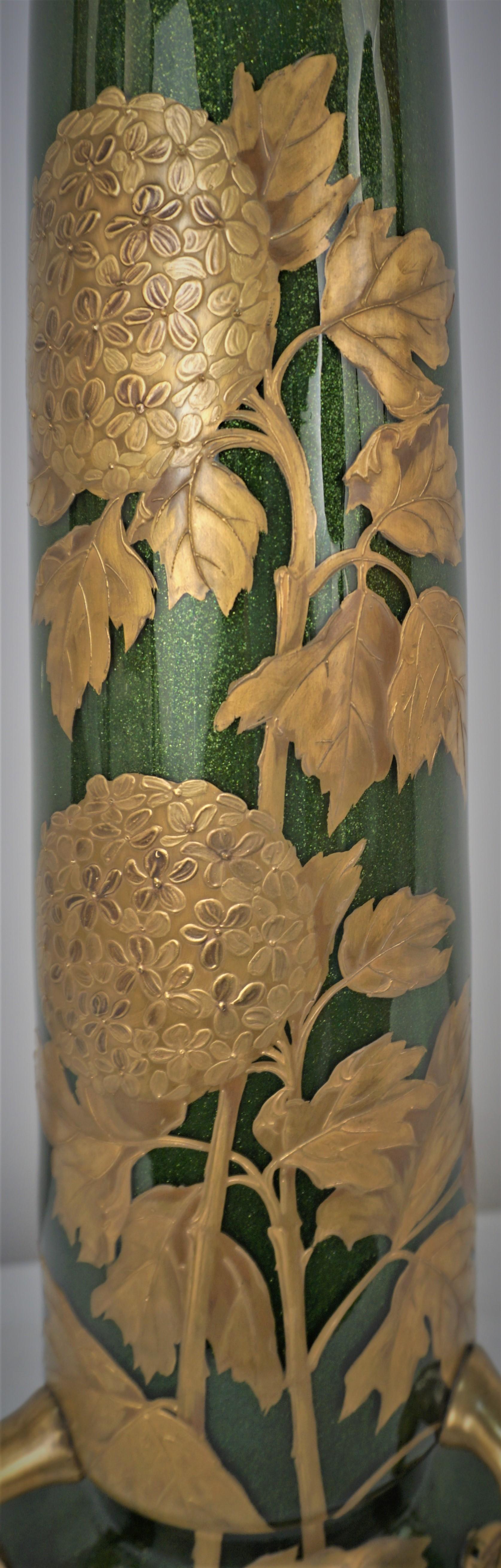Verre brun Grand vase en verre soufflé peint à la main de style Art nouveau en vente