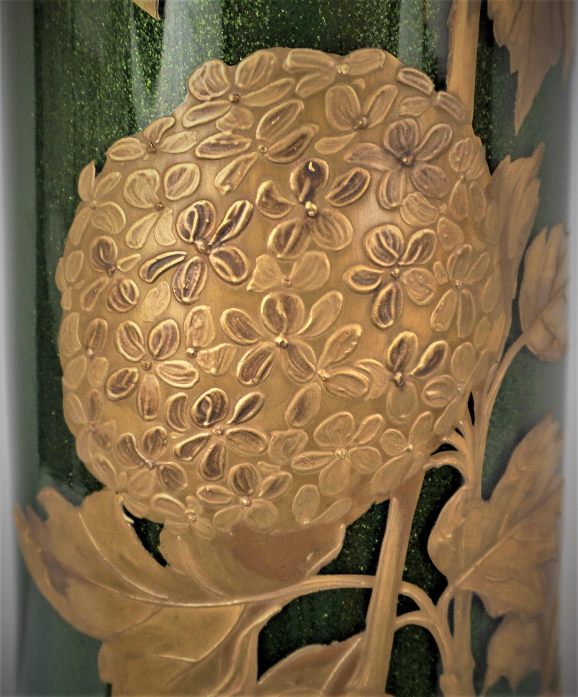 Grand vase en verre soufflé peint à la main de style Art nouveau en vente 1