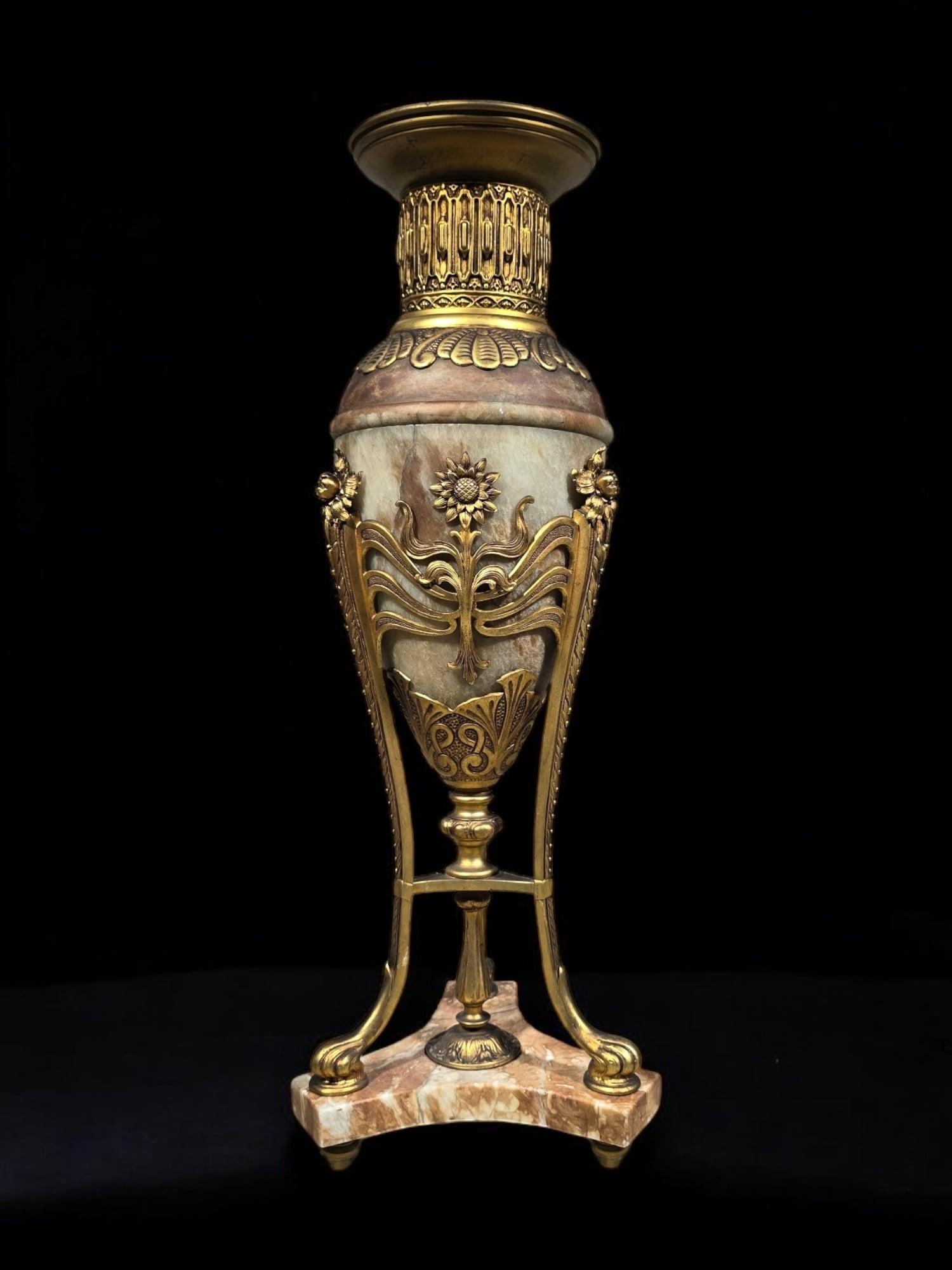 Grande vaso Art Nouveau in onice e bronzo - Fine XIX secolo in vendita 6