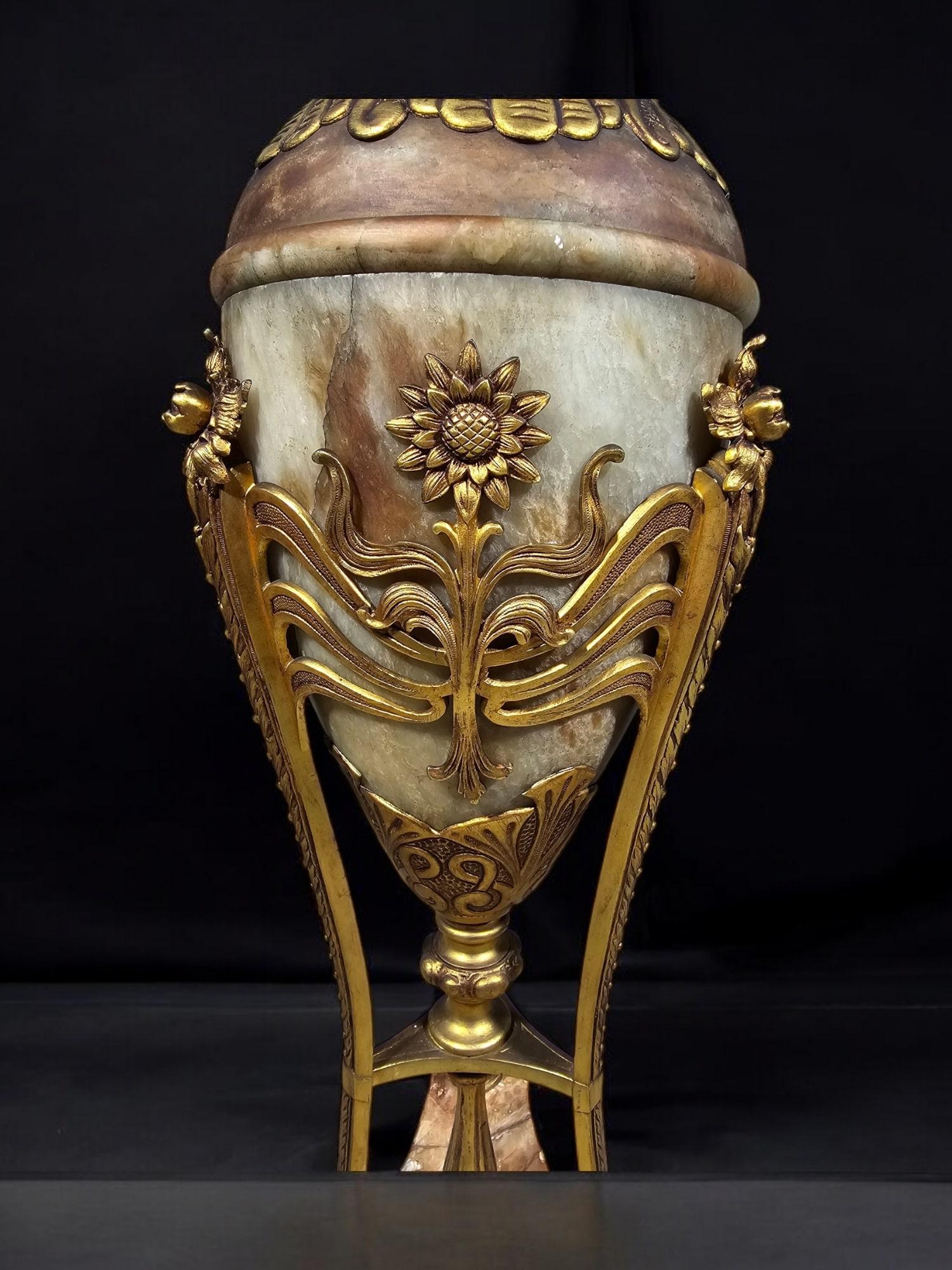 Onice Grande vaso Art Nouveau in onice e bronzo - Fine XIX secolo in vendita