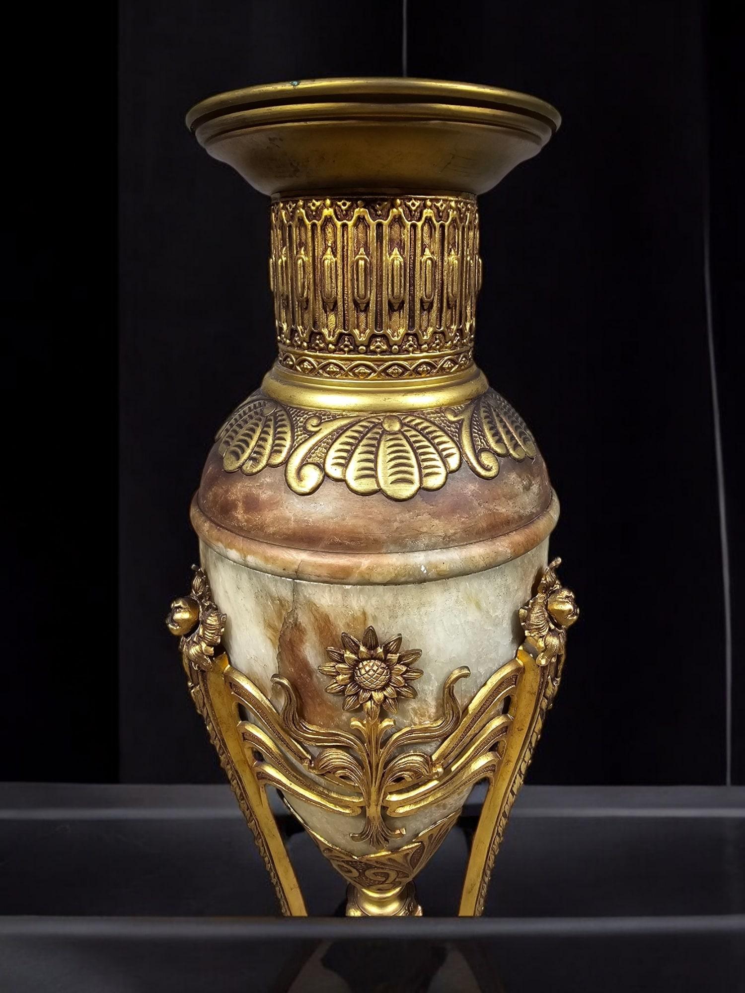Grande vaso Art Nouveau in onice e bronzo - Fine XIX secolo in vendita 1