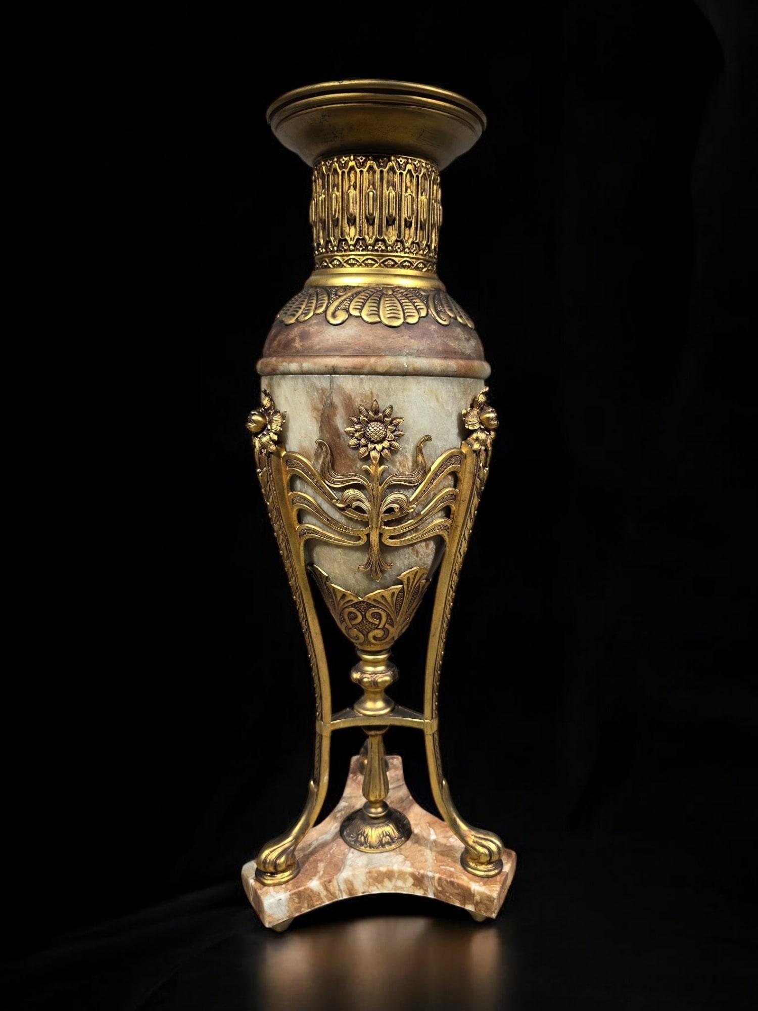 Grande vaso Art Nouveau in onice e bronzo - Fine XIX secolo in vendita 3
