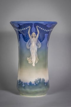 Große Vase aus glasiertem und bemaltem Porzellan im Art nouveau-Stil von Royal Copenhagen, datiert 1896