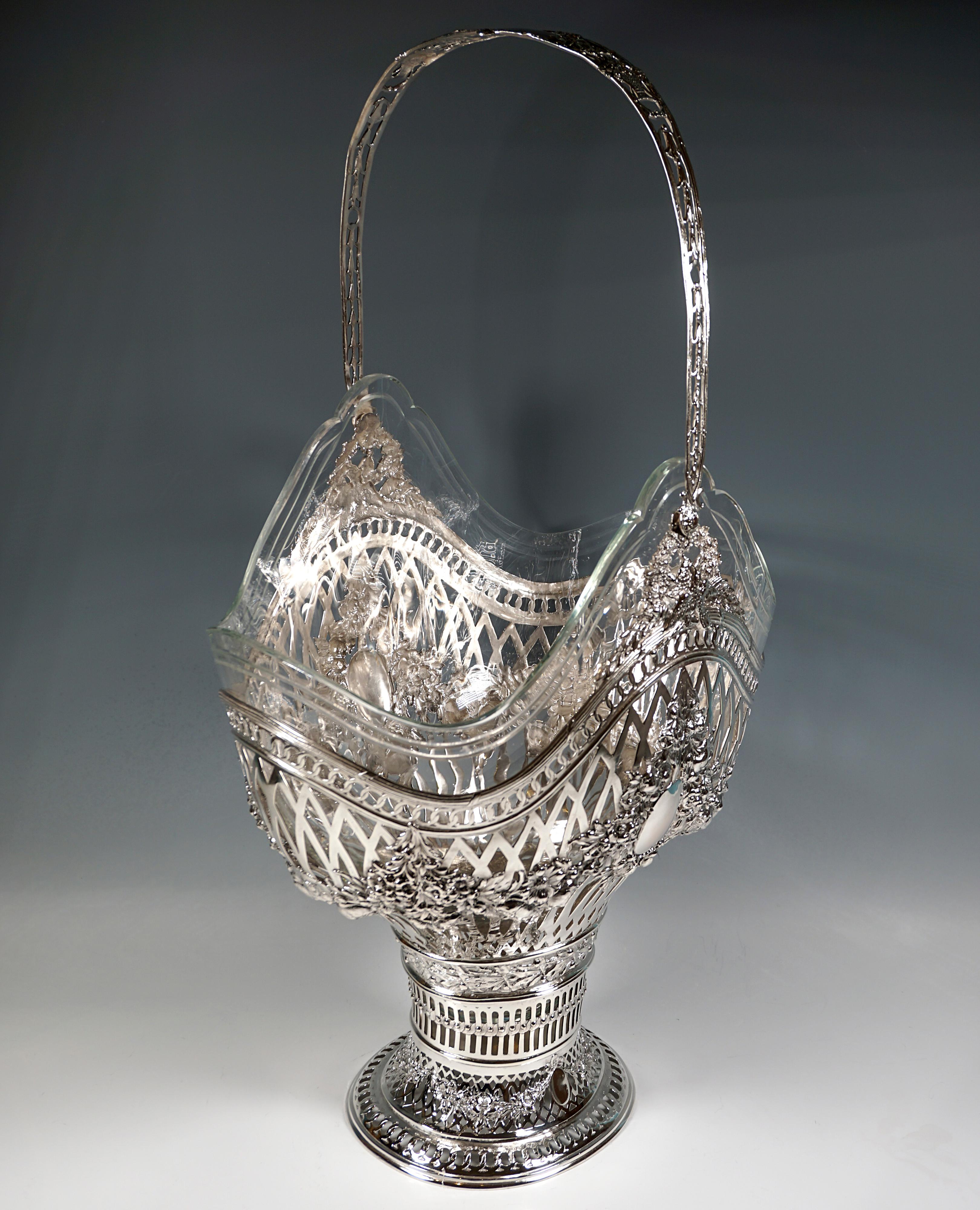 Gran cesta Art Nouveau con asa de plata e inserto de cristal, Jean Schlingloff, 1910 Hecho a mano