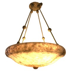 Gran colgante Art Nouveau sueco de alabastro tallado Grace, años 20