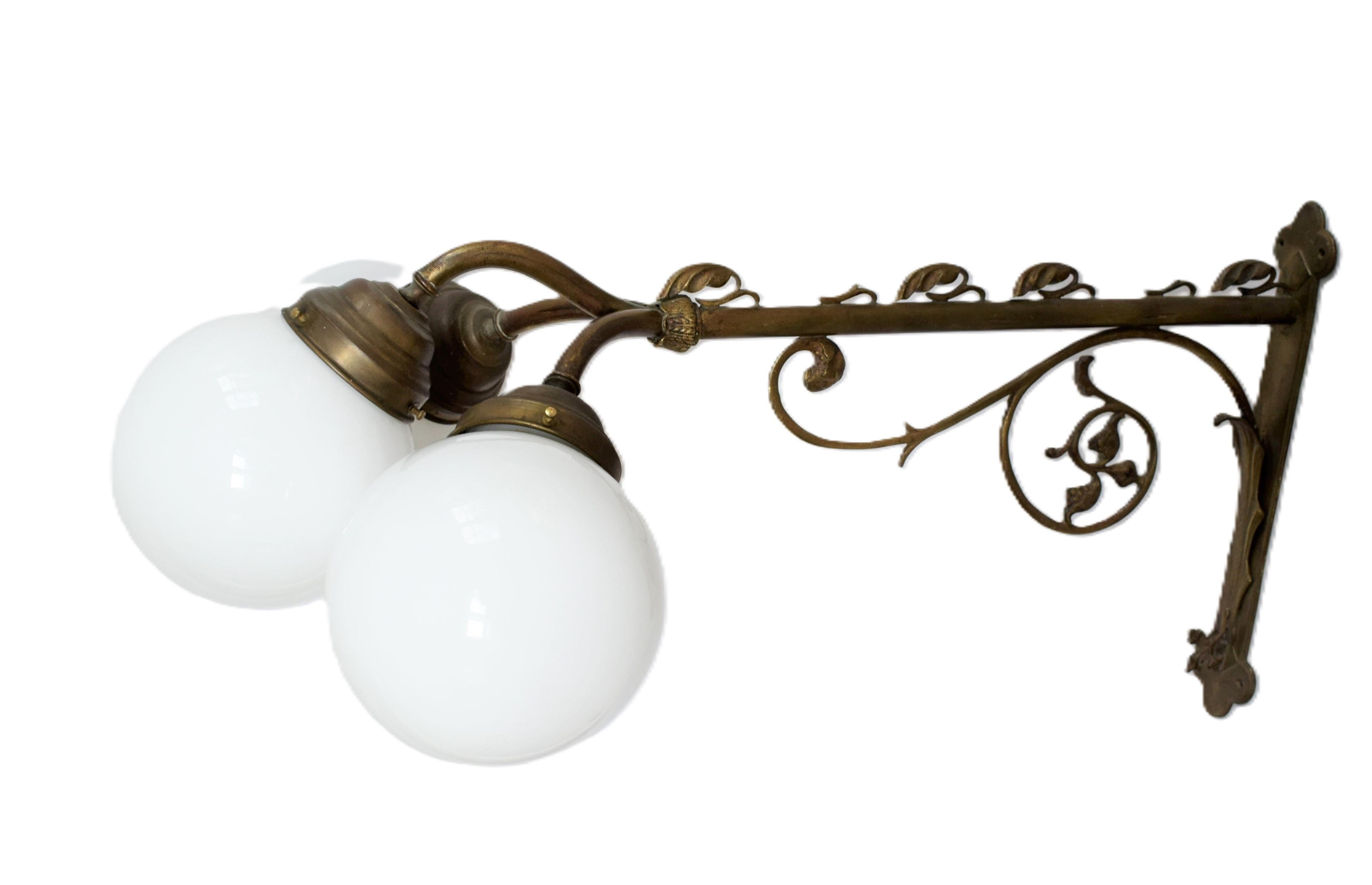 Fait main Grande applique Art Nouveau à 3 bras en vente