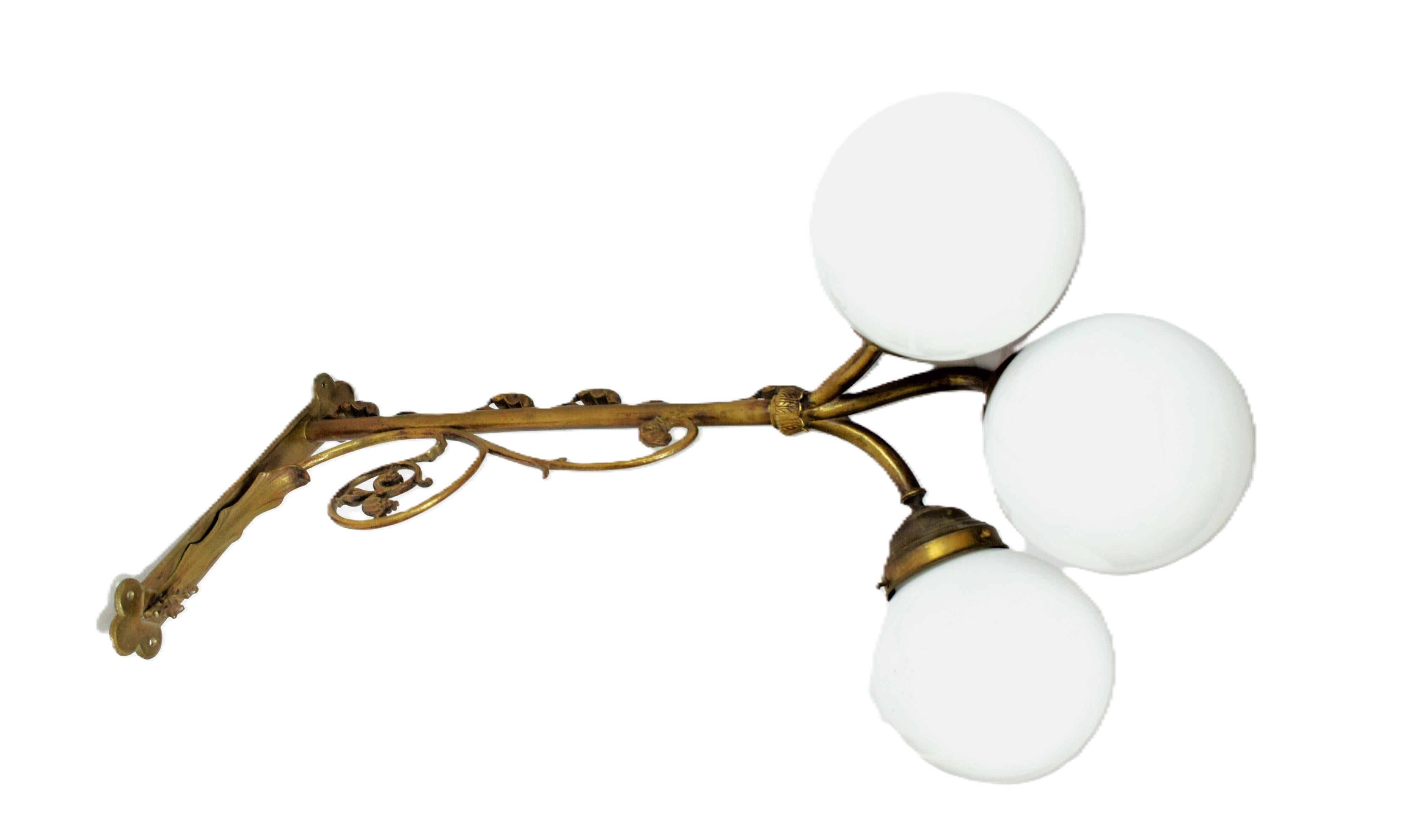 Grande applique Art Nouveau à 3 bras Bon état - En vente à Purkersdorf, AT