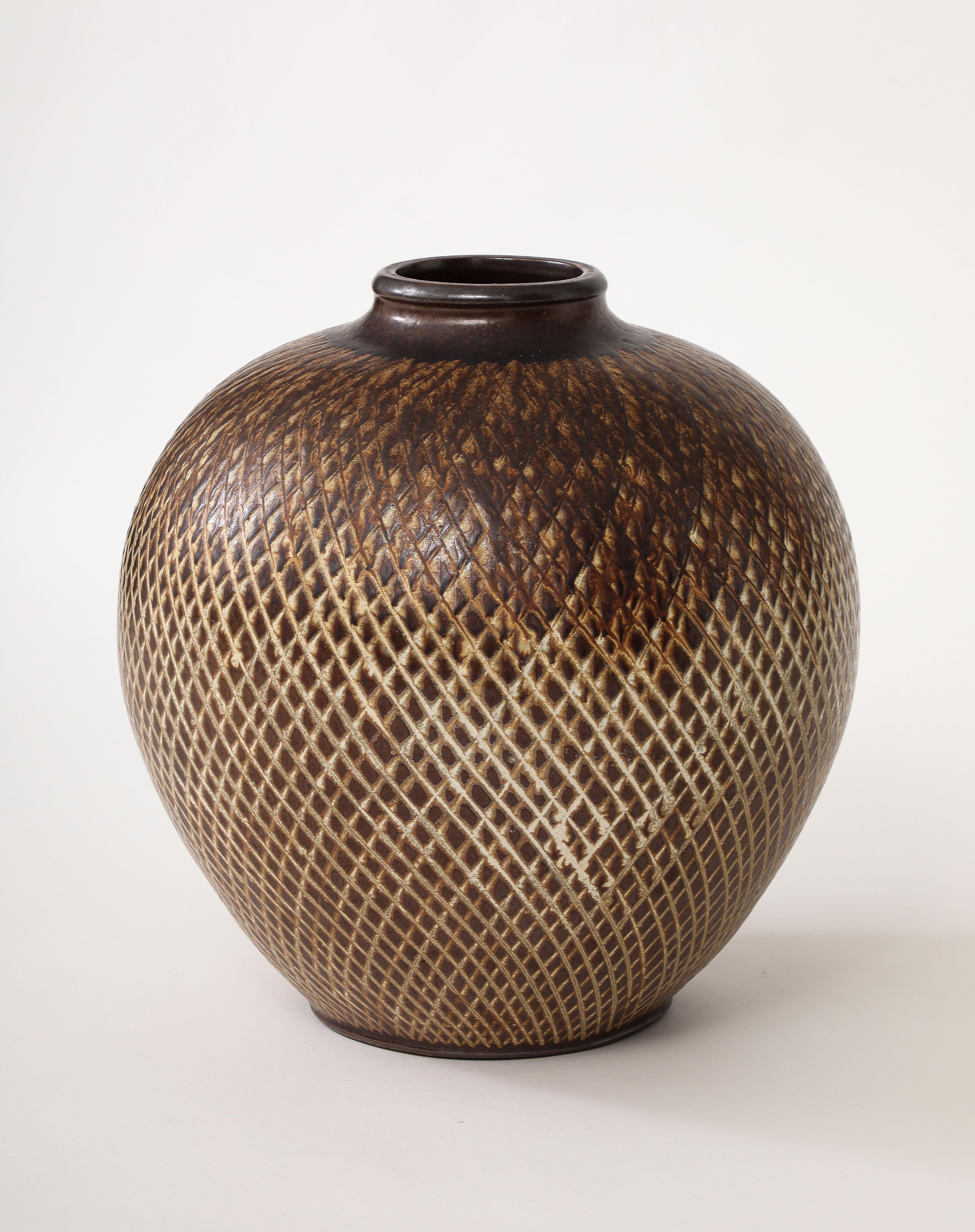 Large Arthur Andersson Stoneware Floor Vase by Wallåkra, Sweden, 1950, signed In Good Condition For Sale In Brooklyn, NY