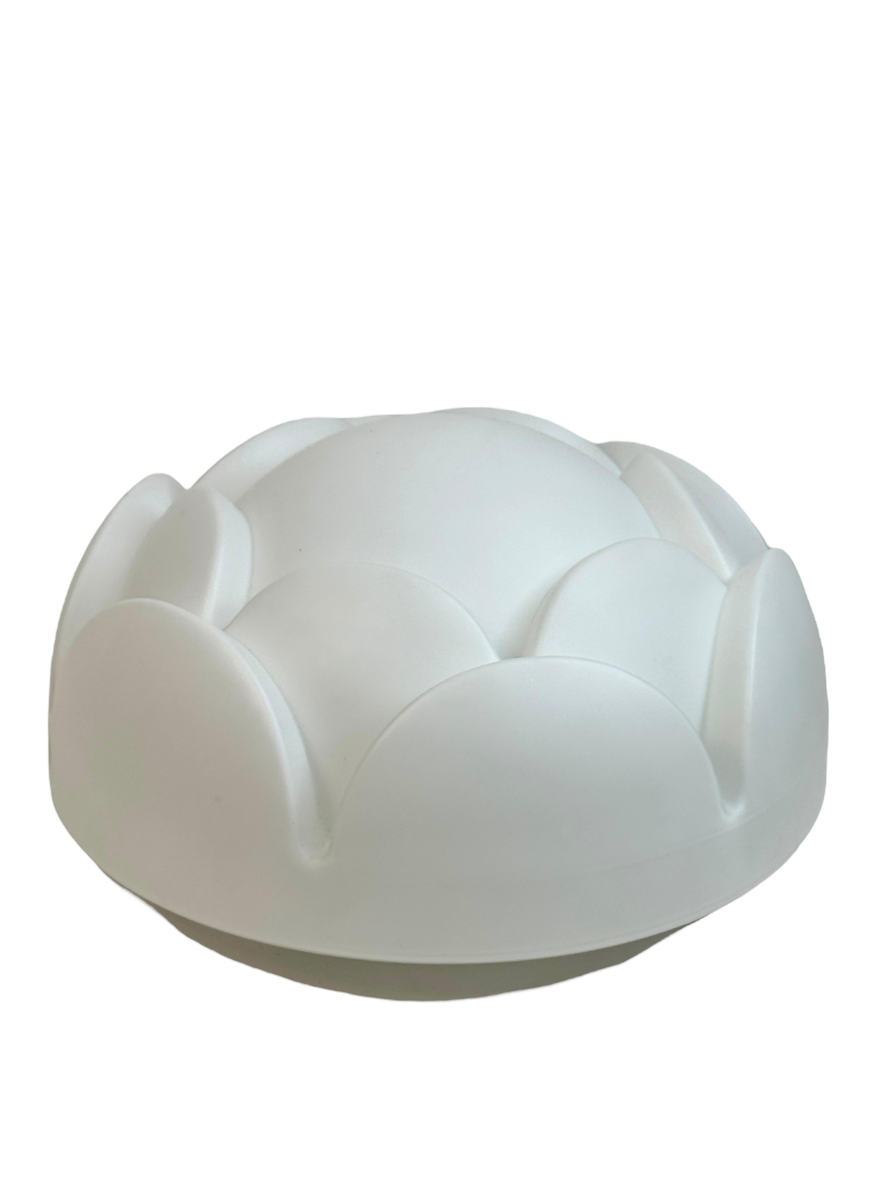 Großer Artischockenlotus Weiß Opal Wandhalterung von Peill & Putzler, 1970er, Germany im Zustand „Gut“ im Angebot in Nuernberg, DE