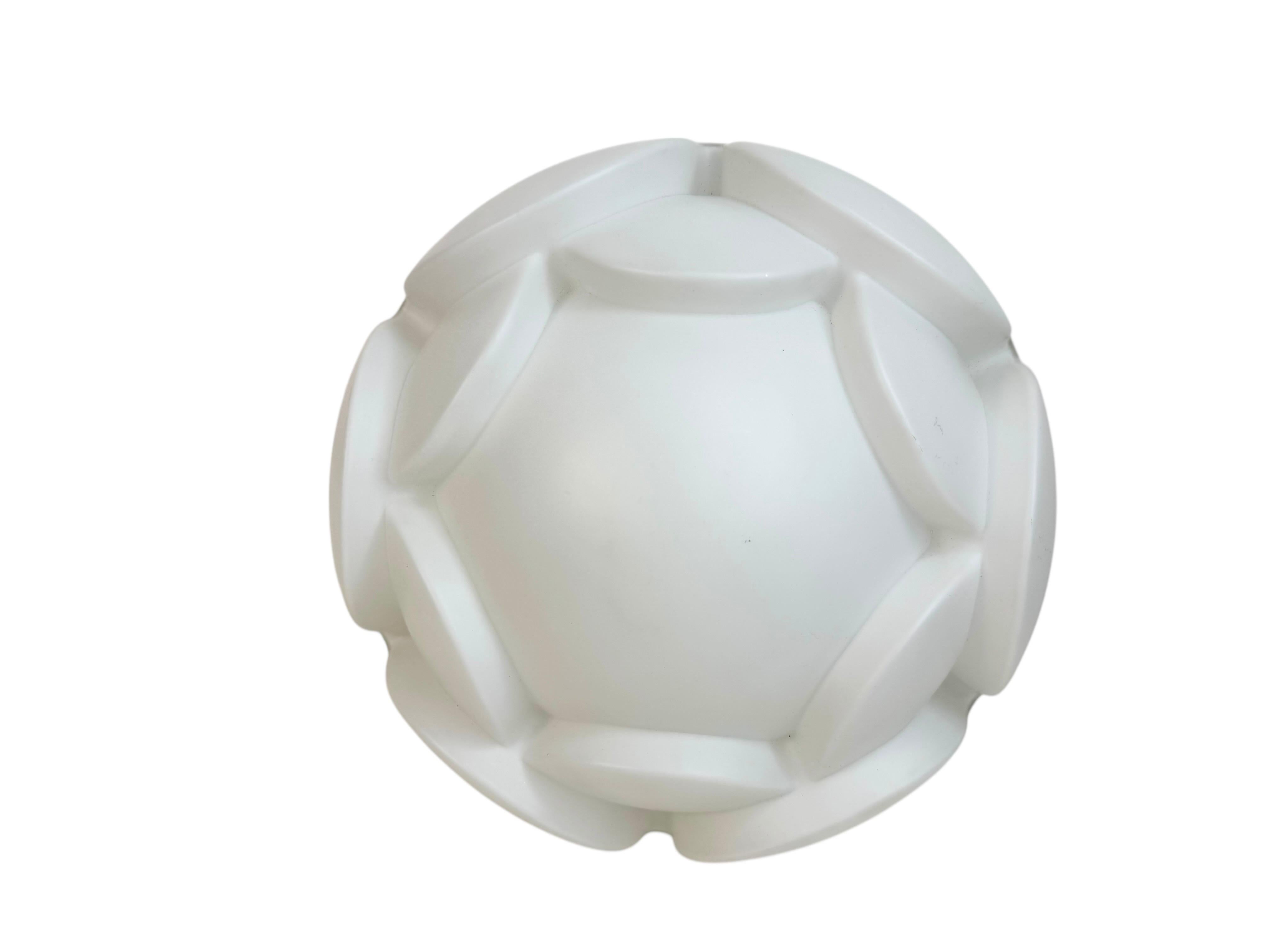 Großer Artischockenlotus Weiß Opal Wandhalterung von Peill & Putzler, 1970er, Germany (Ende des 20. Jahrhunderts) im Angebot