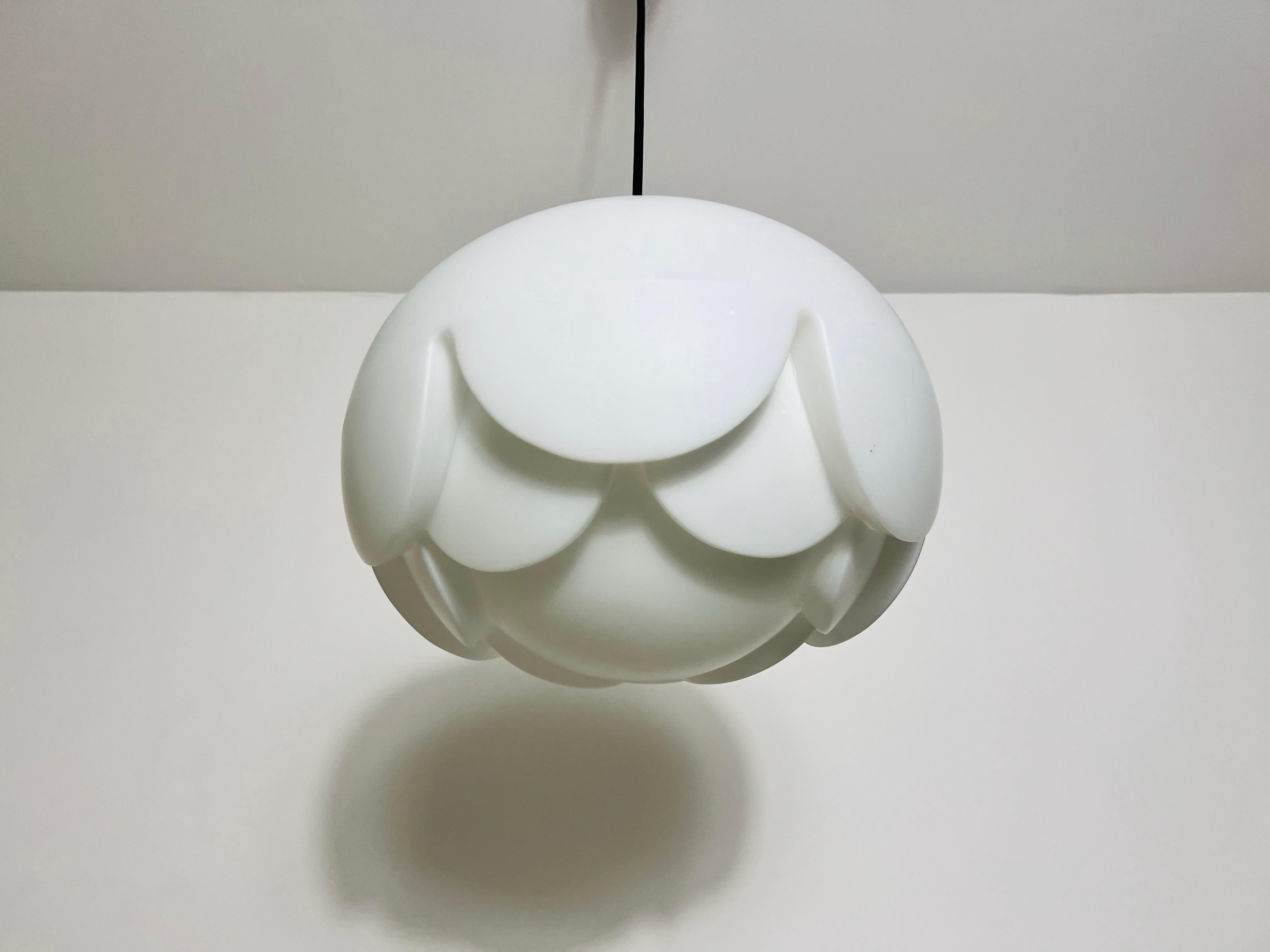 Large Artichoke White Opal Hanging Lamp by Peill and Putzler, 1970s, Germany In Good Condition For Sale In Hagenbach, DE