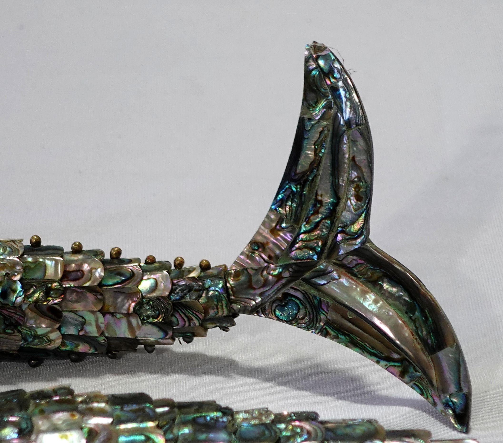 Ormeau Grande sculpture de poisson en coquille d'haliotide articulée / décapsuleur par Los Castillo
