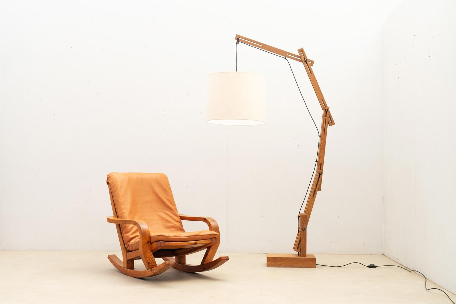 Large articulated floor lamp by Daniel Pigeon, France, 1970s For Sale 4