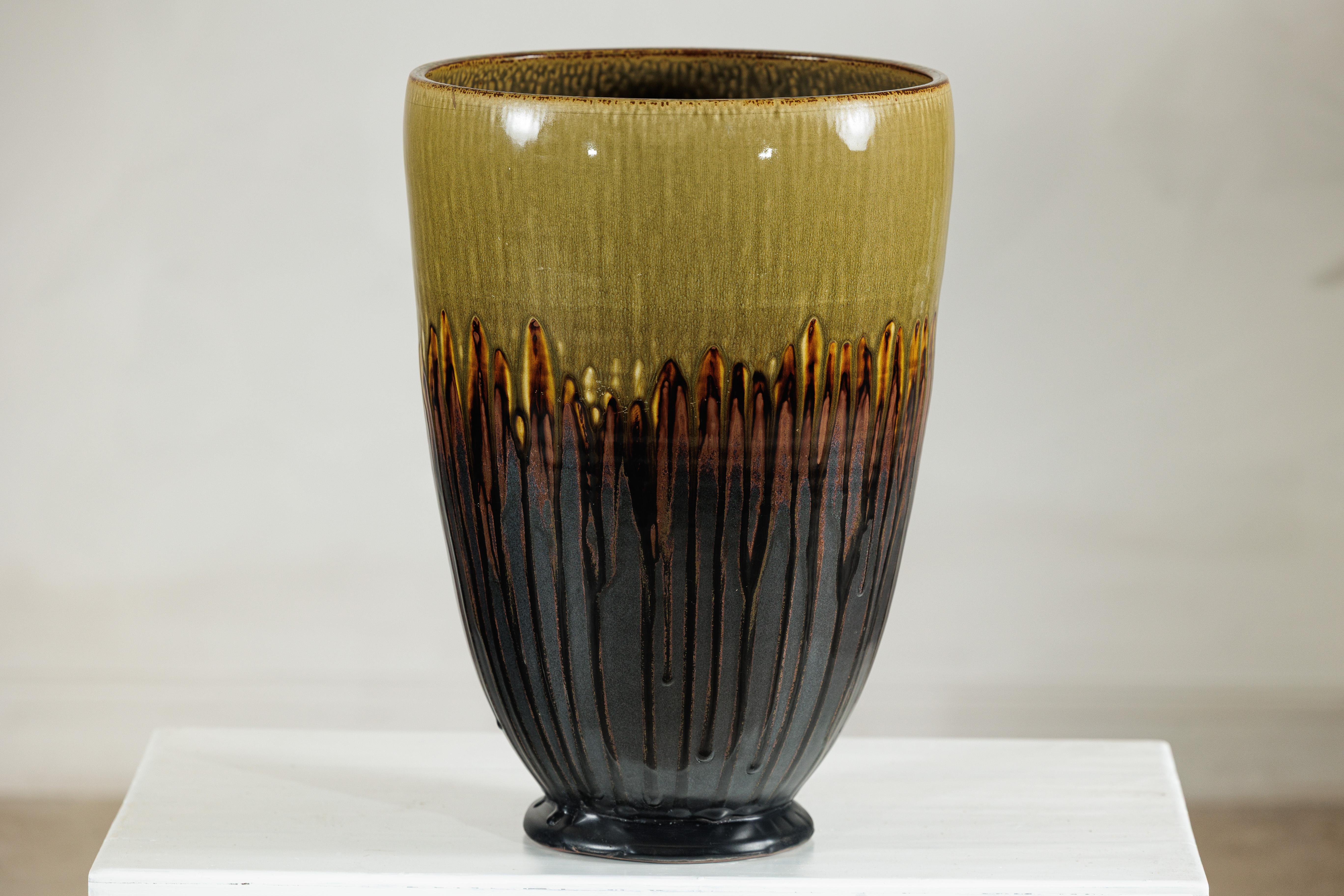 Vaso grande in ceramica artigianale con smalto a goccia Oliver e marrone in vendita 6