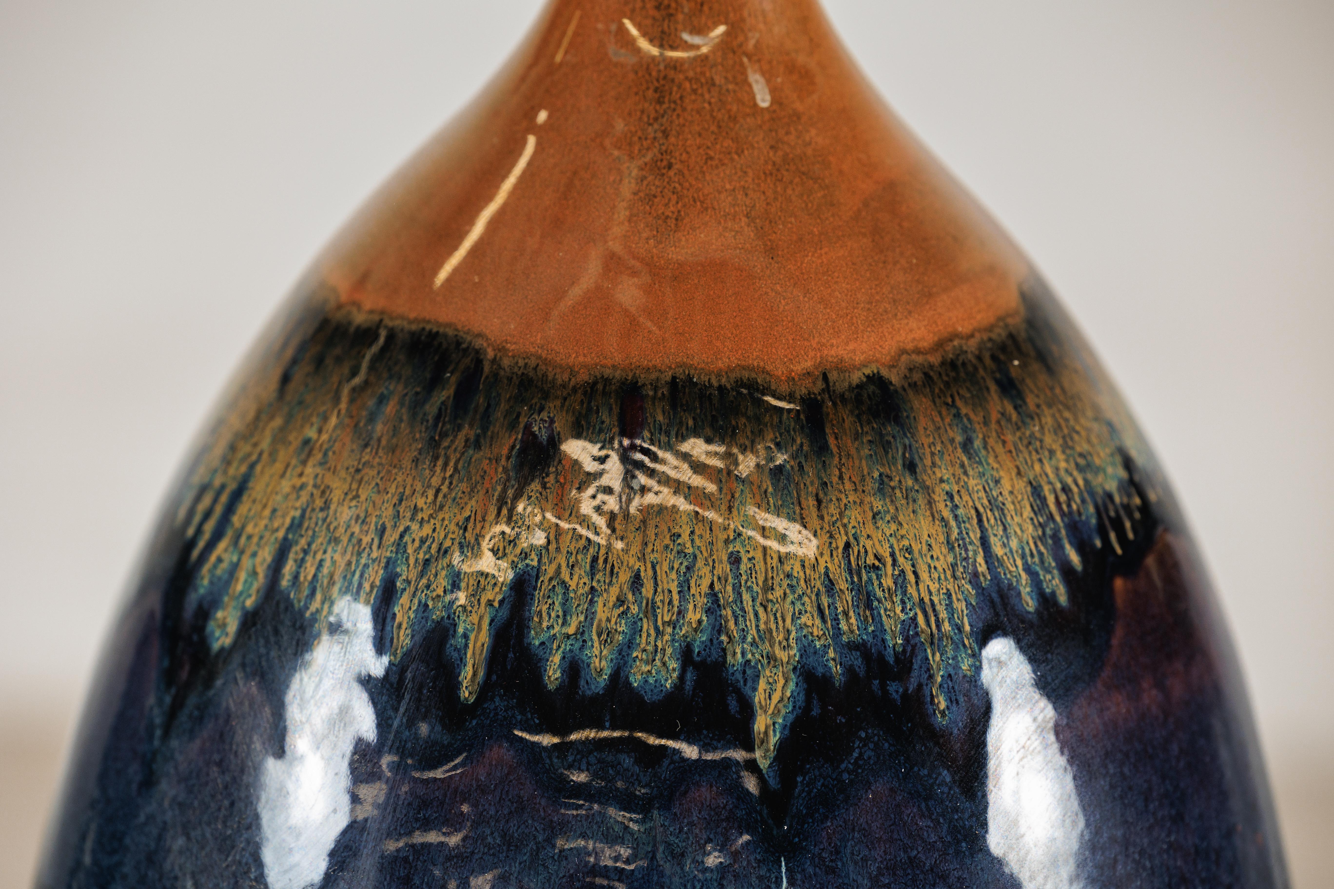 Large Artisan Ceramic Vase in Midnight Blue with Brown Tapered Neck in vendita 5