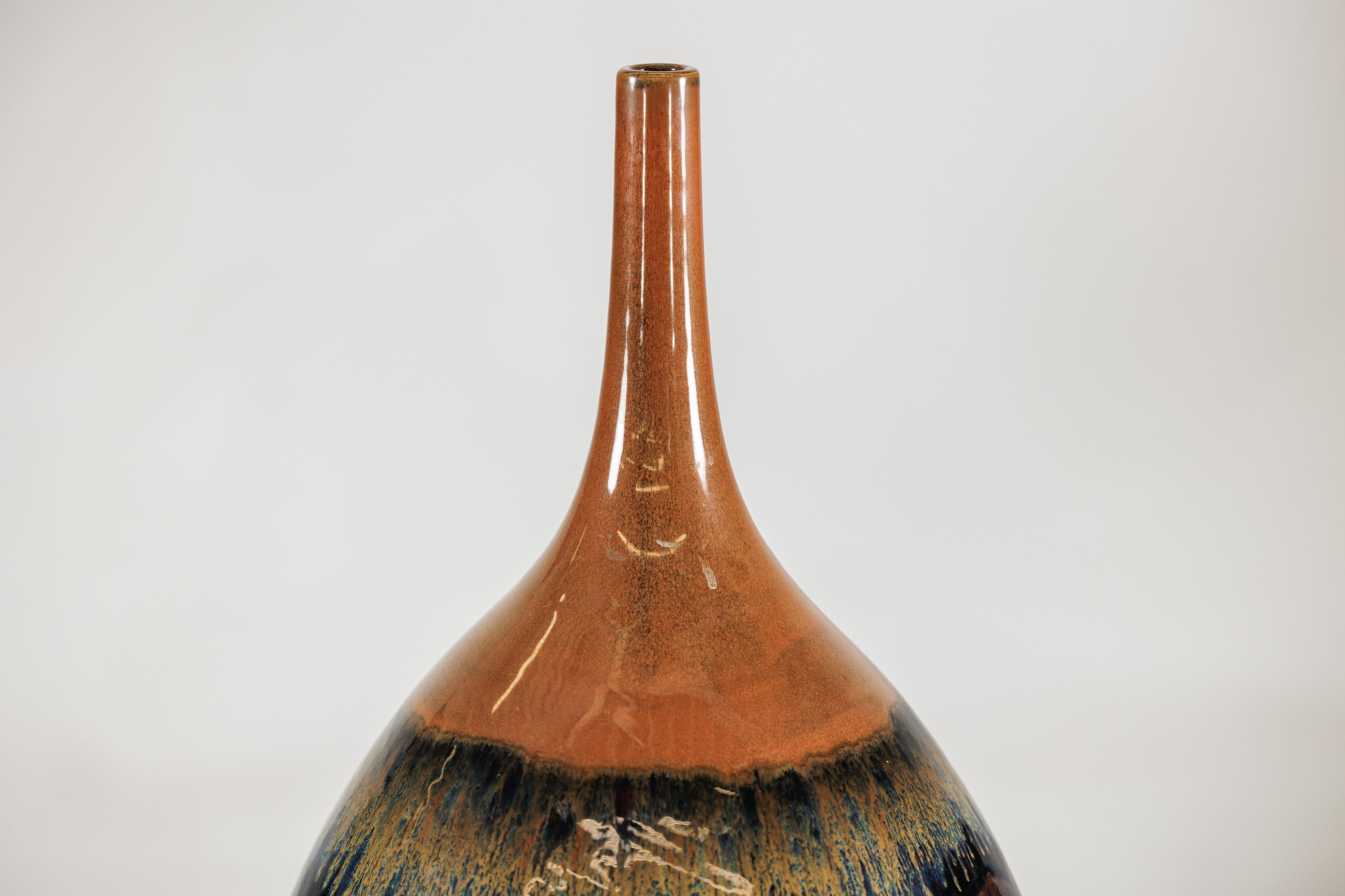 Large Artisan Ceramic Vase in Midnight Blue with Brown Tapered Neck in vendita 6