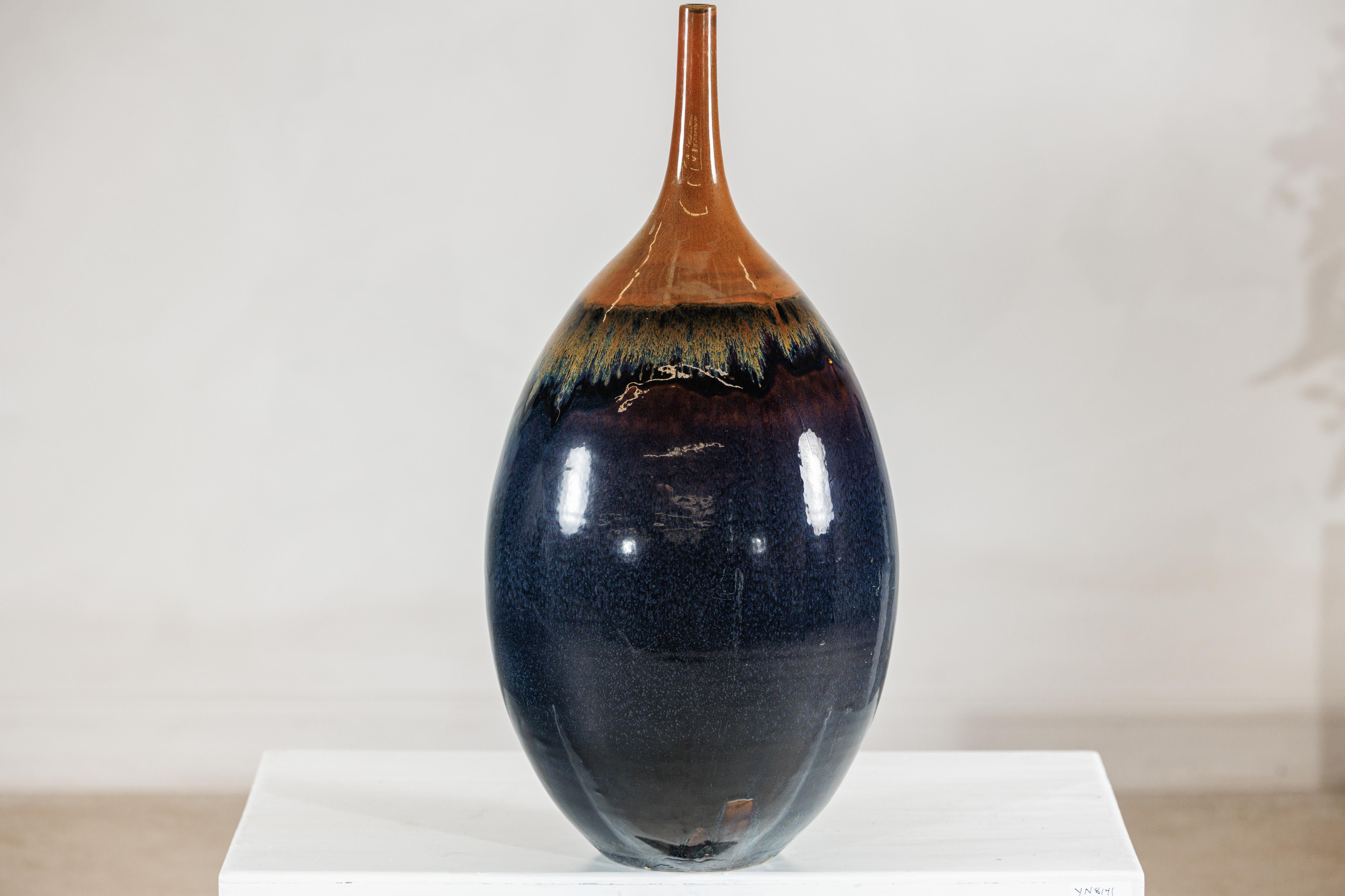Large Artisan Ceramic Vase in Midnight Blue with Brown Tapered Neck in vendita 1
