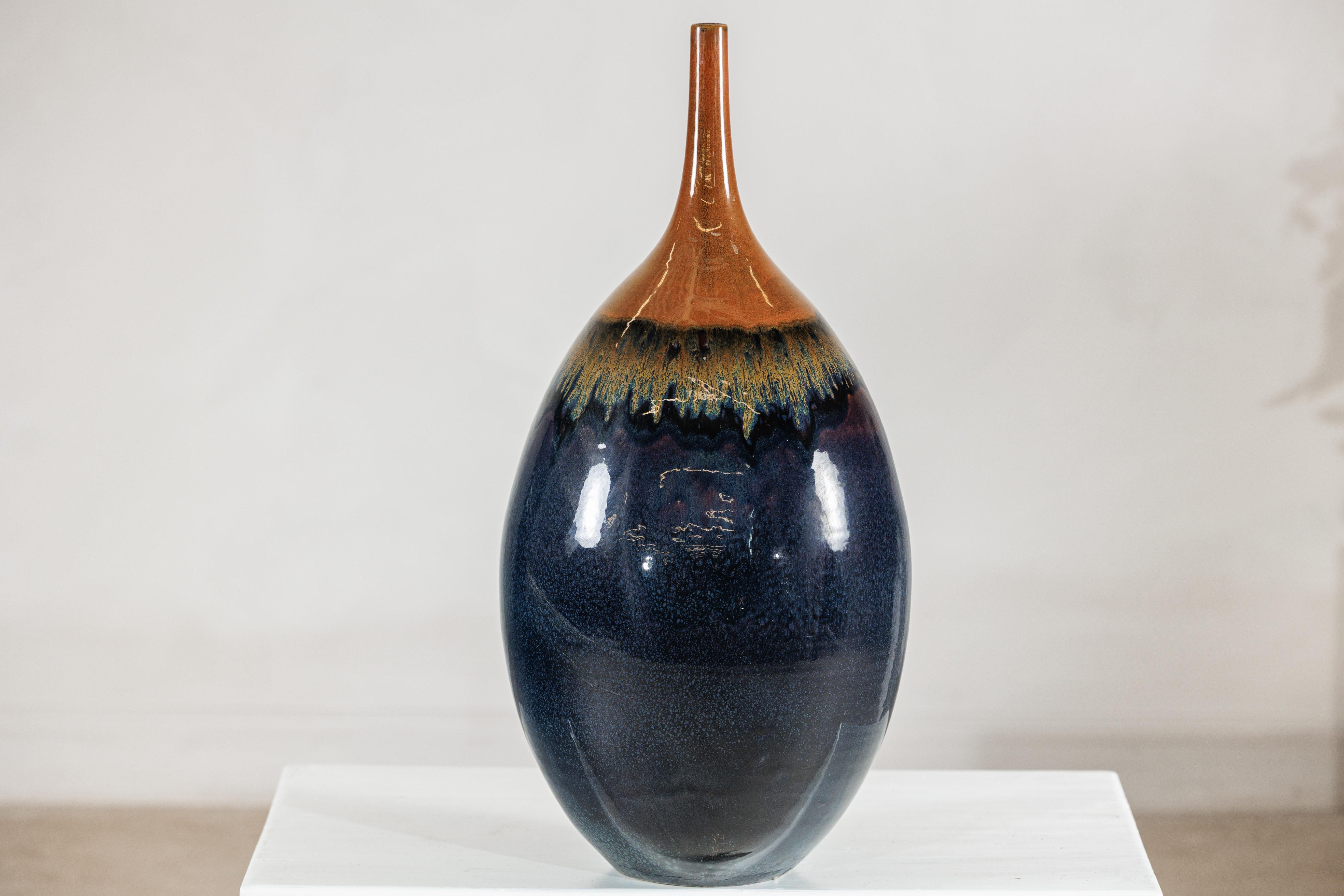 Large Artisan Ceramic Vase in Midnight Blue with Brown Tapered Neck in vendita 2