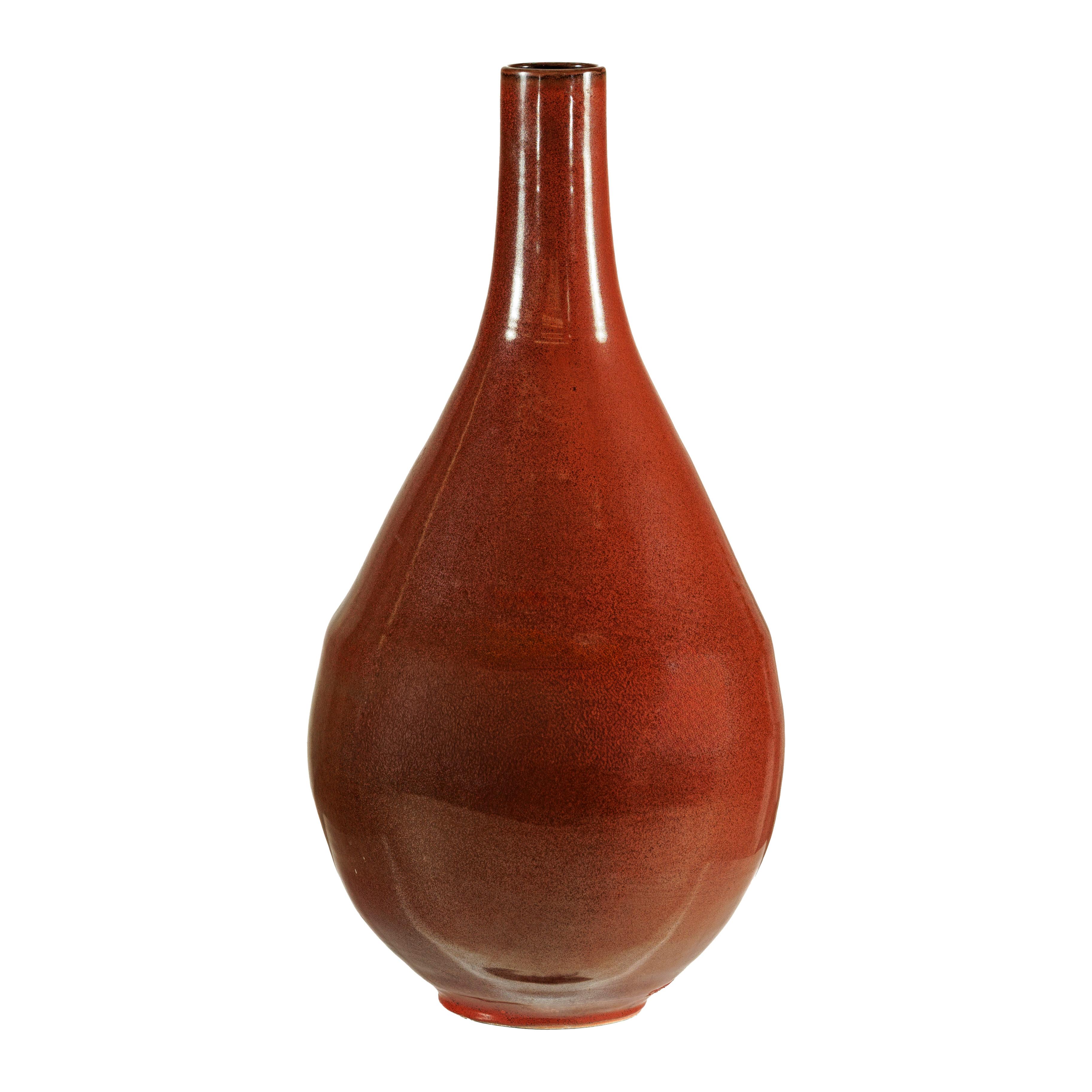 Grand vase en céramique artisanale à la riche glaçure brune et à la silhouette en forme de goutte d'eau en vente 11