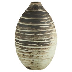 Grand vase en céramique artisanale avec glaçure rayée crème et marron