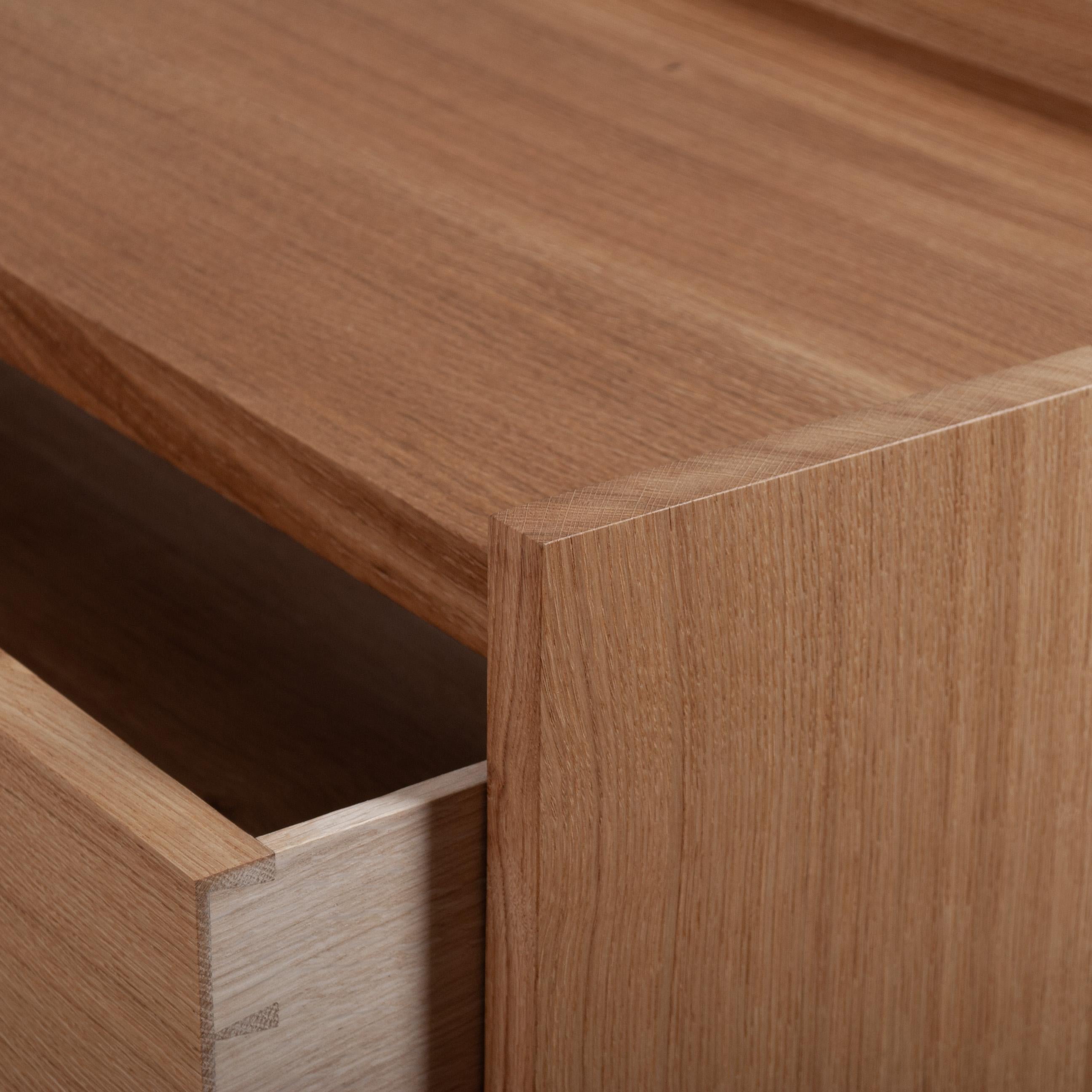 Grande tavolino artigianale in Oak inglese con cassetti in vendita 1