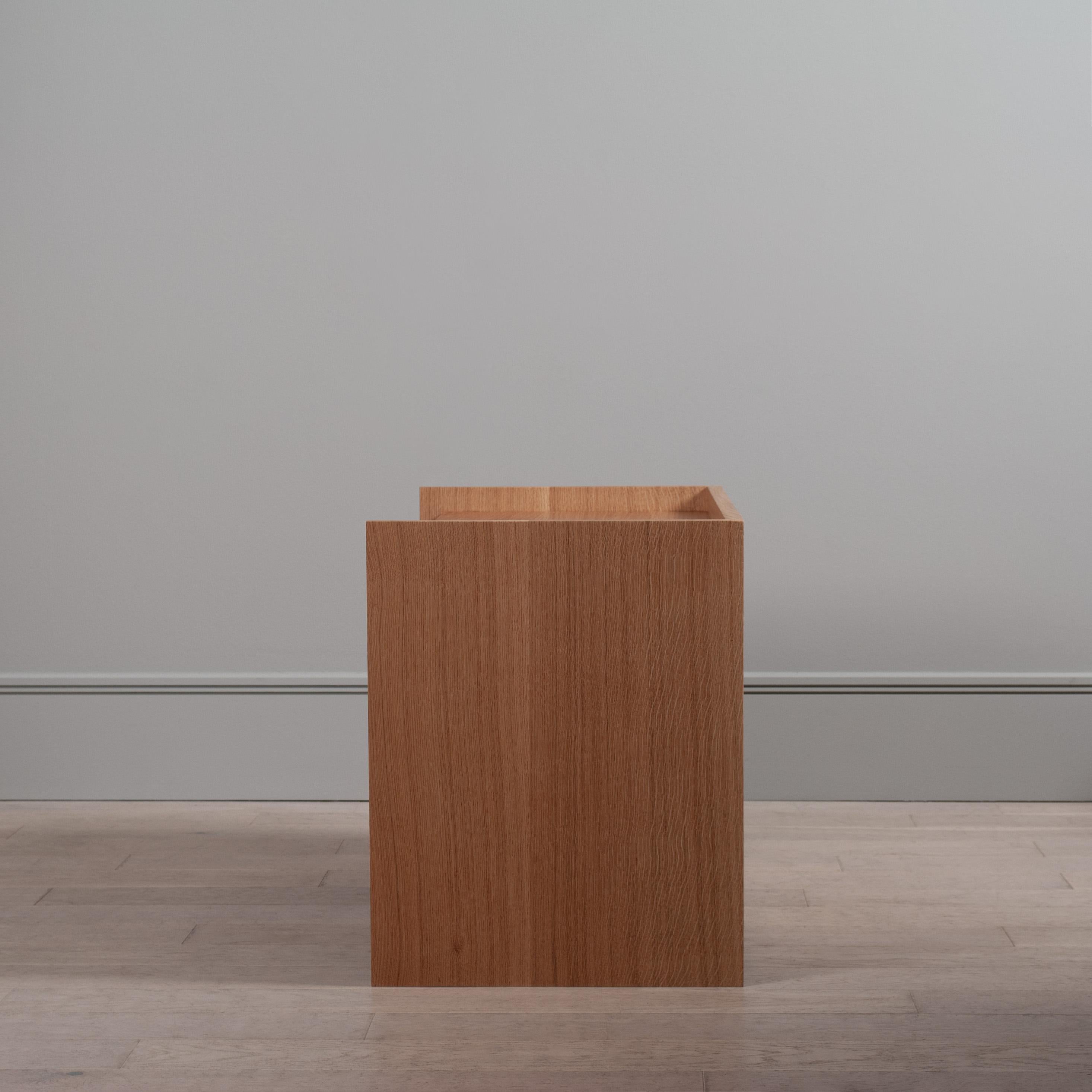 Large Artisanal Handcrafted English Oak Nightstands In New Condition For Sale In London, GB