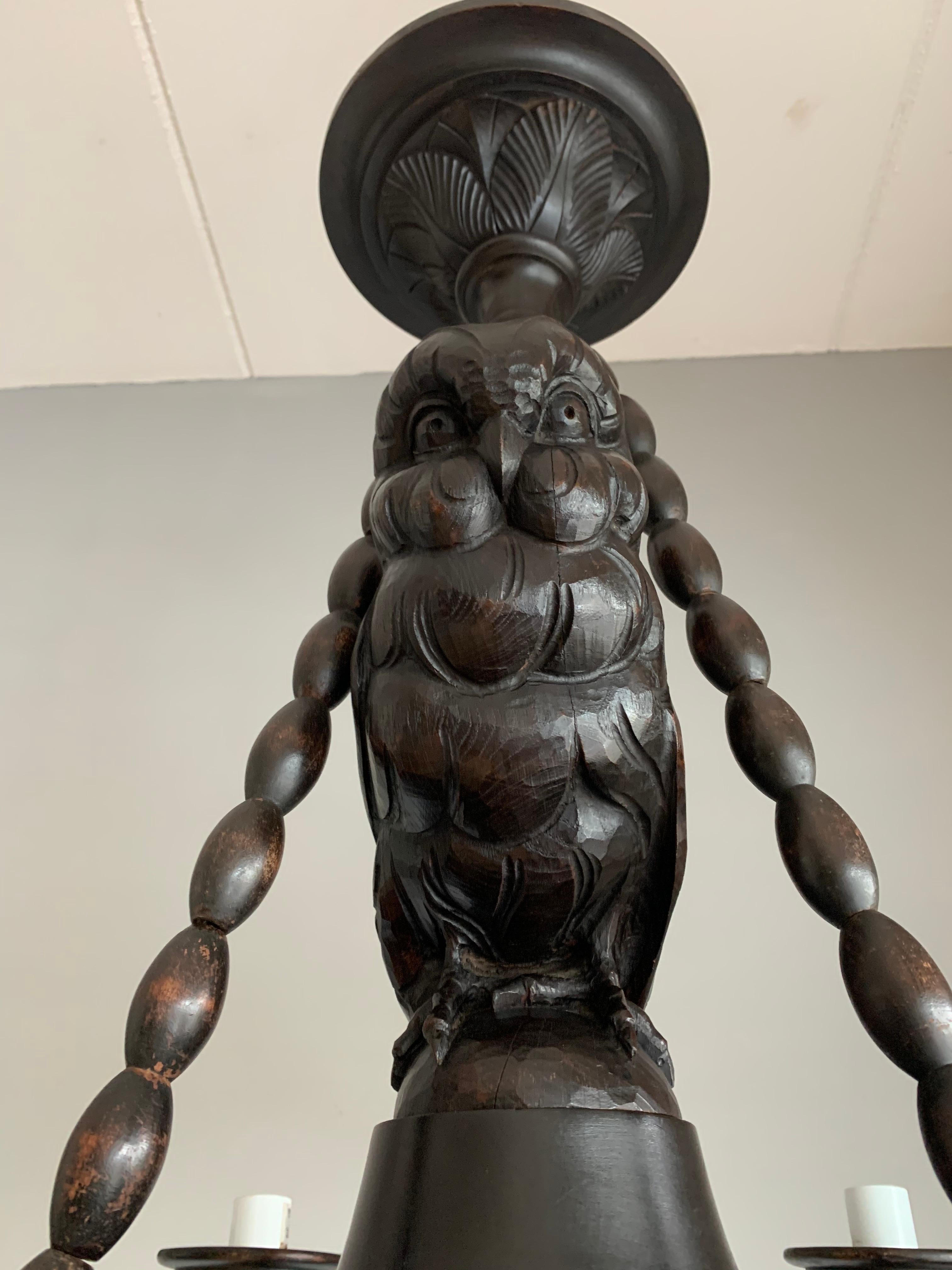 Grand lustre Arts and Crafts Black Forest sculpté en chêne avec Sculpture de hibou de la forêt en vente 10