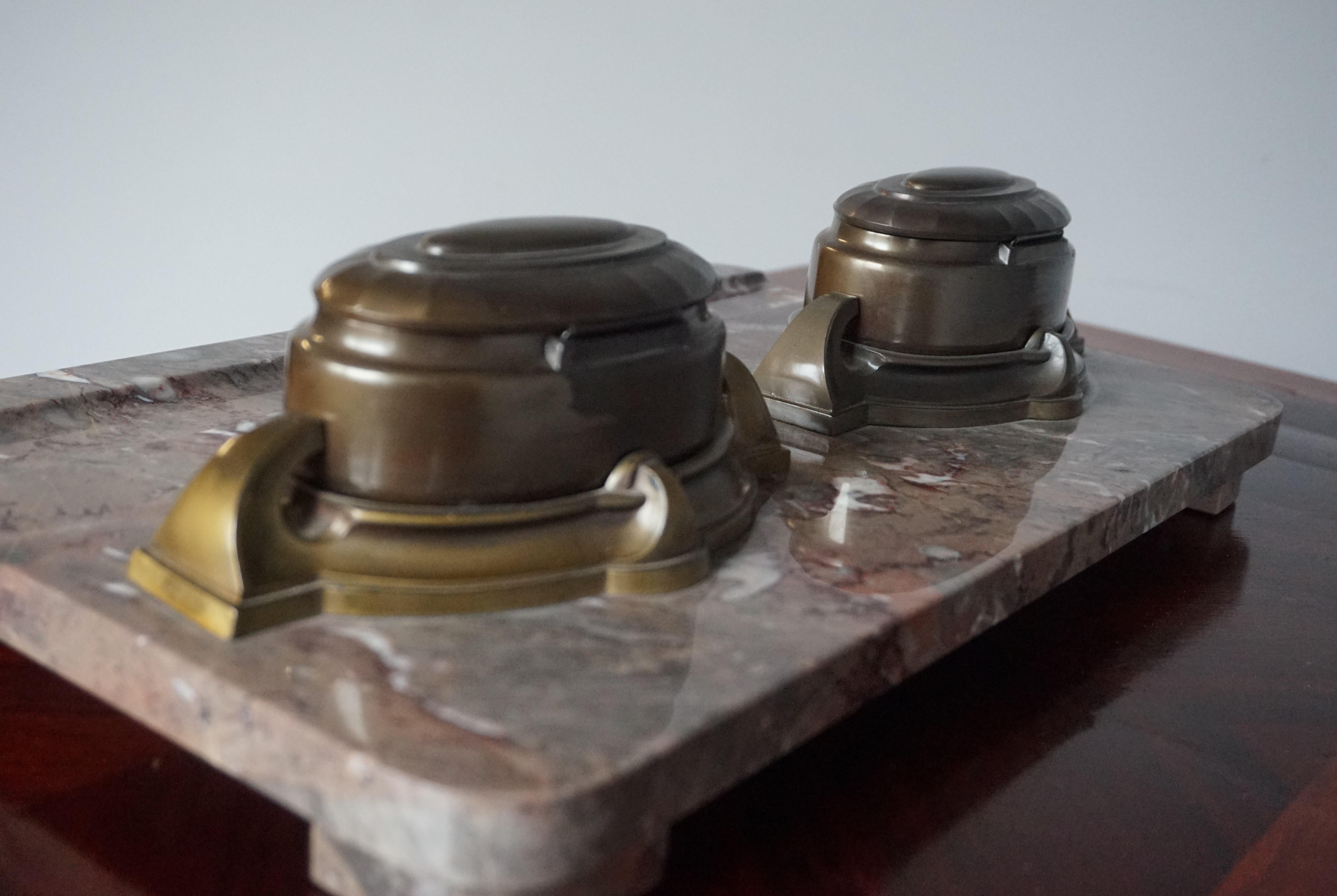 Large Arts & acCrafts Marble & Brass Desk Inkstand with Four Porcelain Inkwells In Good Condition For Sale In Lisse, NL