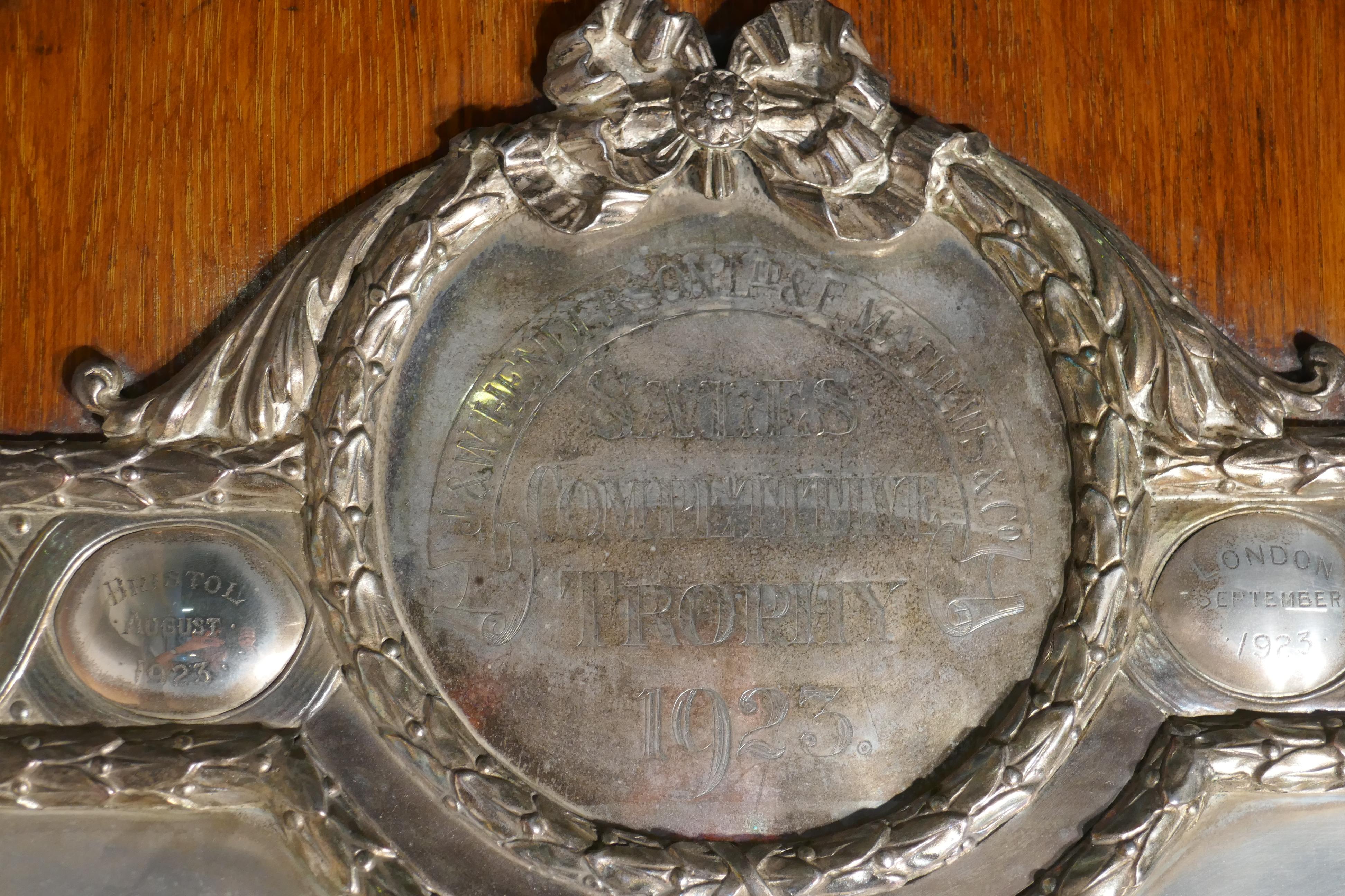 Large Arts and Crafts Shield Trophy with Nike the Goddess of Victory     In Good Condition For Sale In Chillerton, Isle of Wight