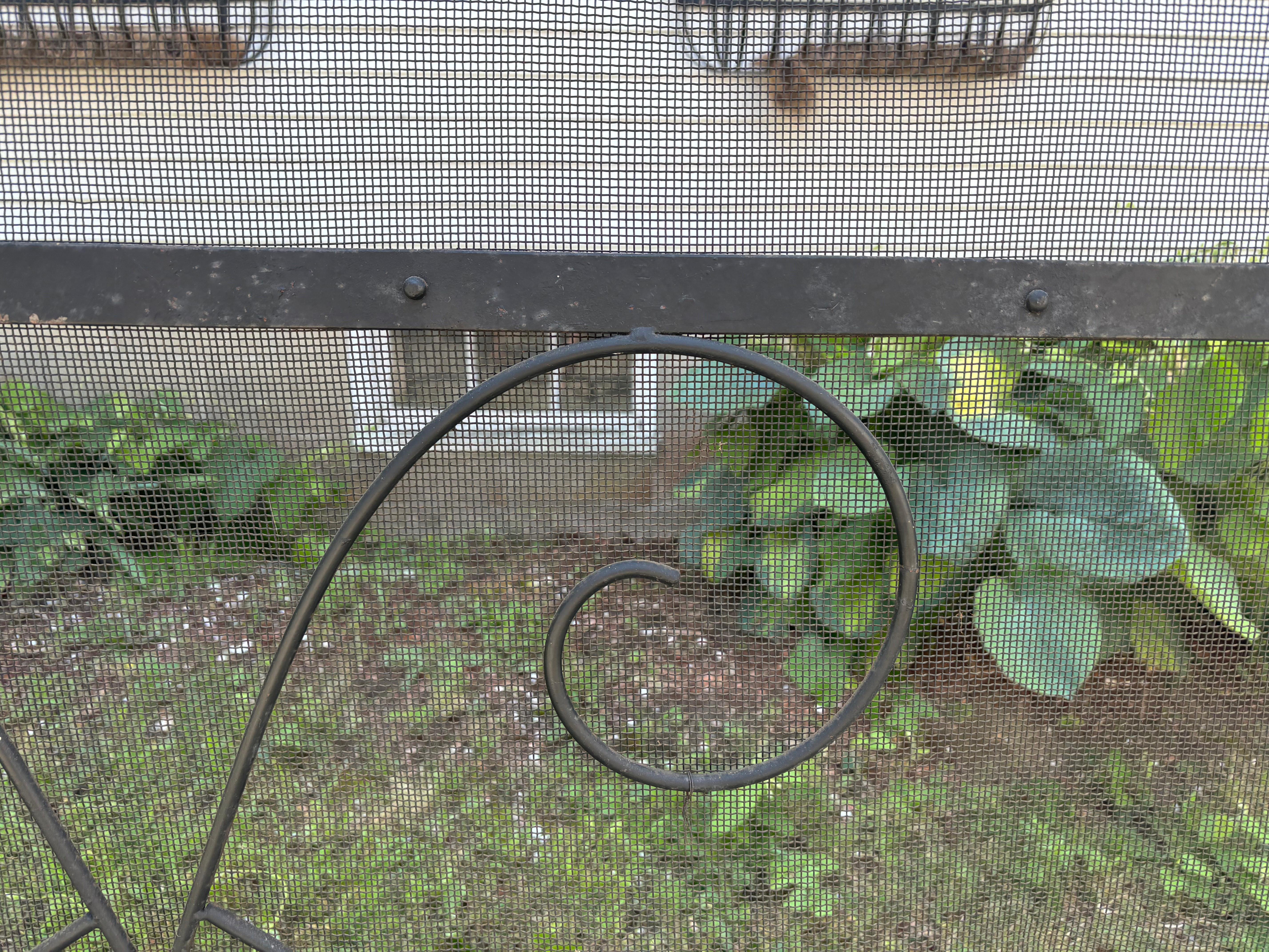 Large Arts And Crafts Wrought Iron Fireplace Screen In Good Condition For Sale In Essex, MA