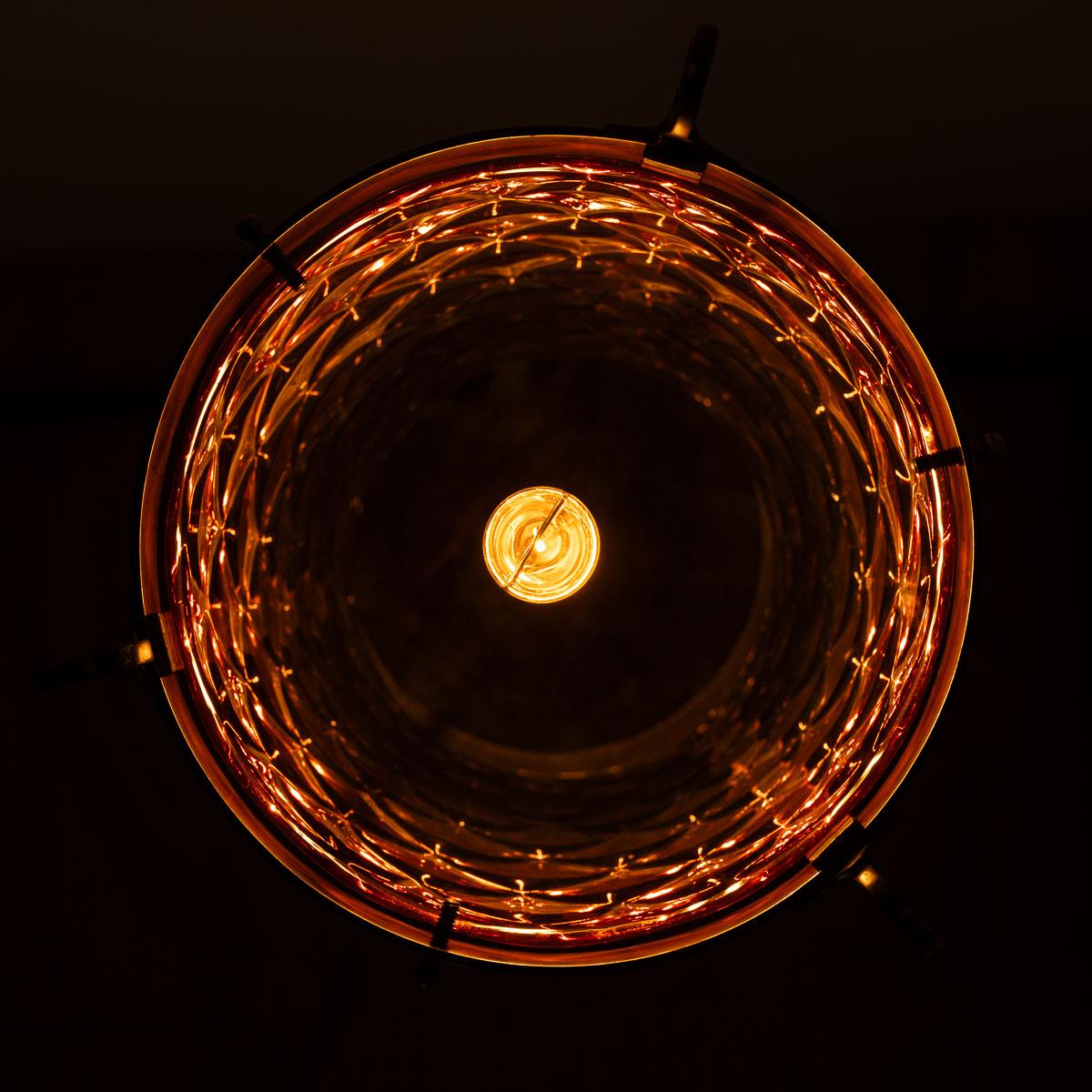 Große Arts and Crafts-Hallenlaterne aus gealtertem Kupfer mit Preiselbeerglas-Schirm im Angebot 6