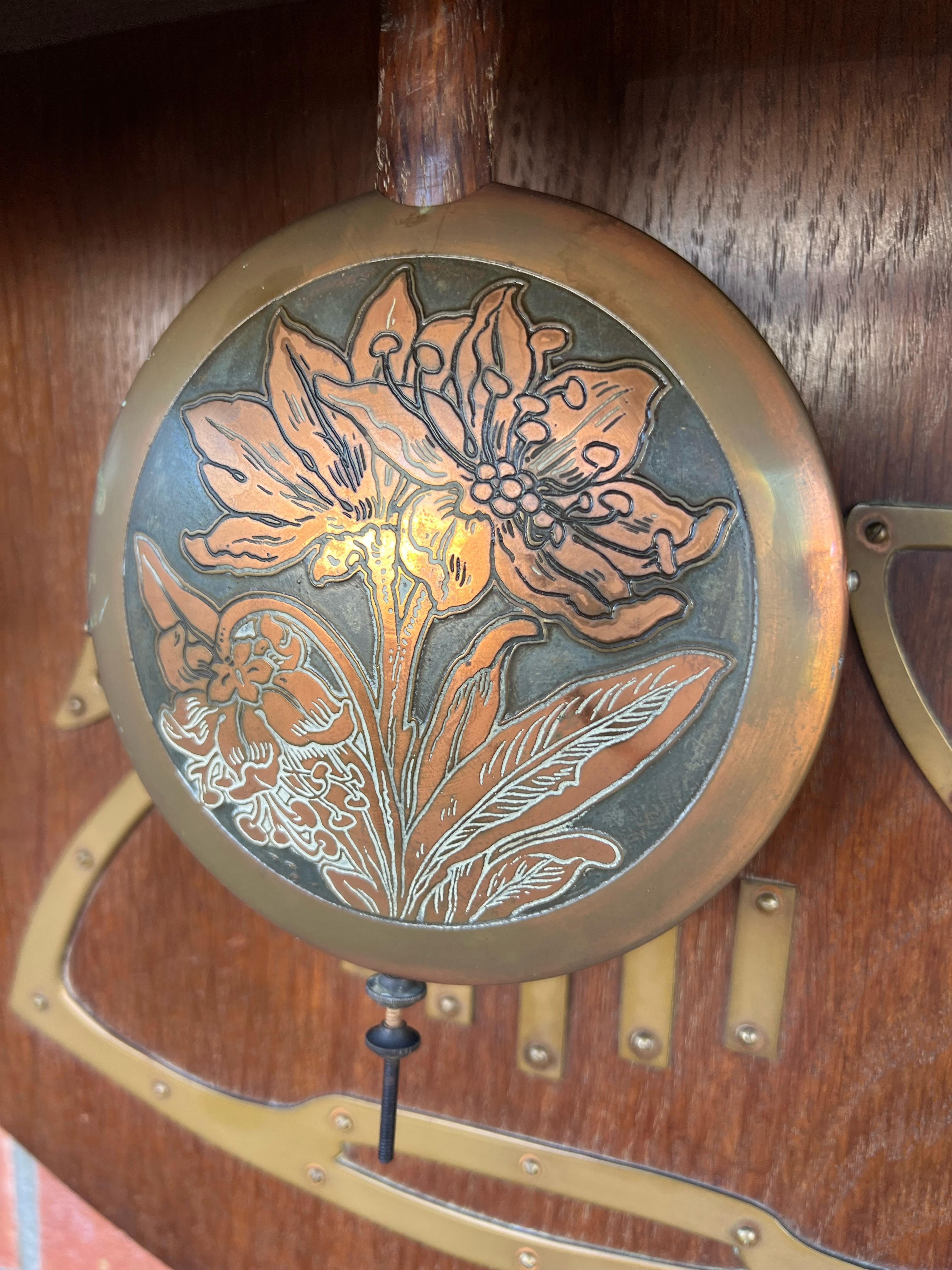 Large Arts & Crafts Brass & Oak Gustave Serrurier-Bovy Style Wall Clock, ca 1900 For Sale 1