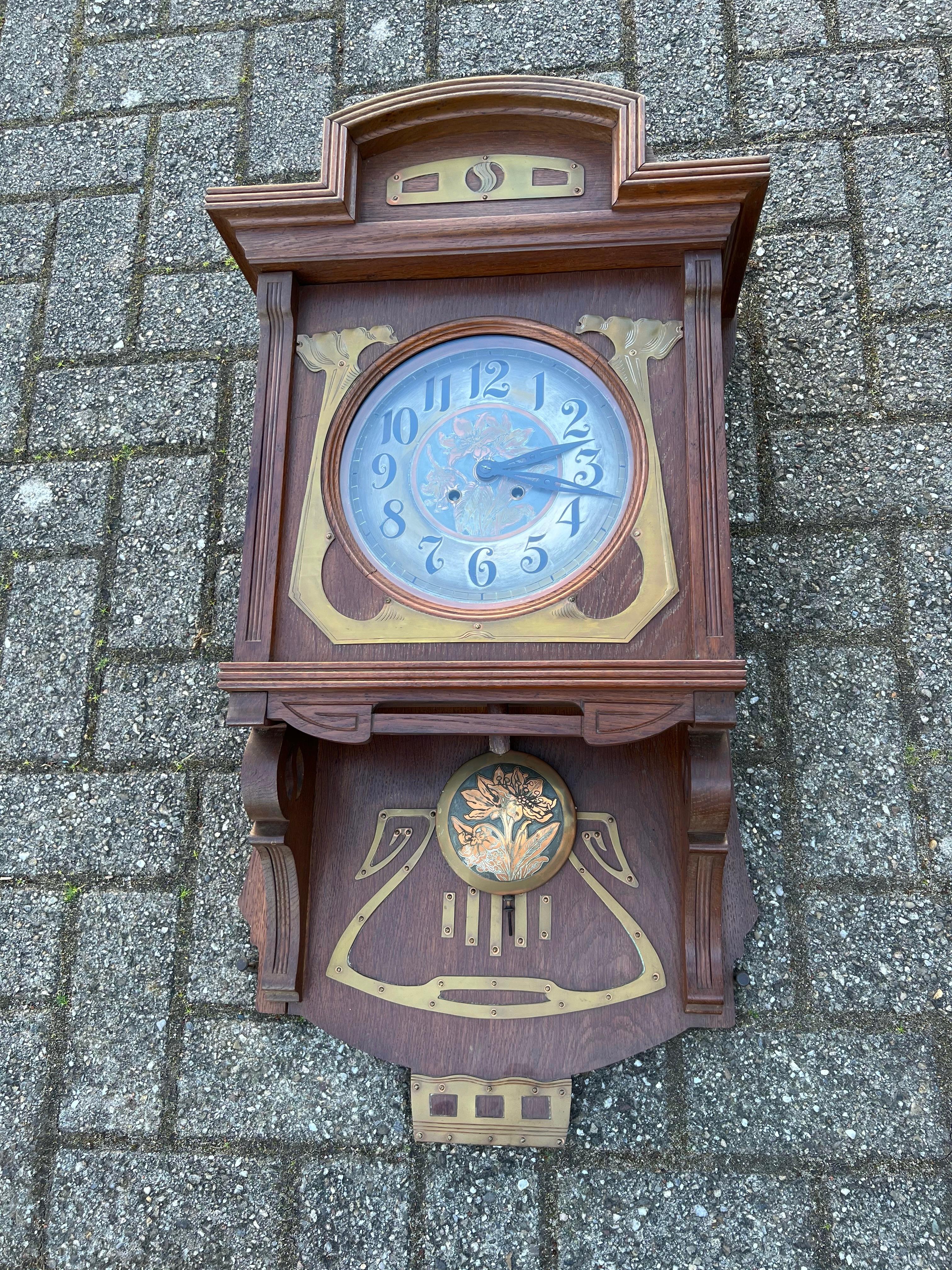 Large Arts & Crafts Brass & Oak Gustave Serrurier-Bovy Style Wall Clock, ca 1900 For Sale 2