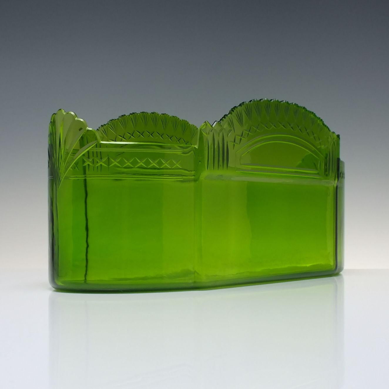Large Arts & Crafts Jugendstil Pewter Centrepiece with Green Glass Liner c1900 For Sale 4
