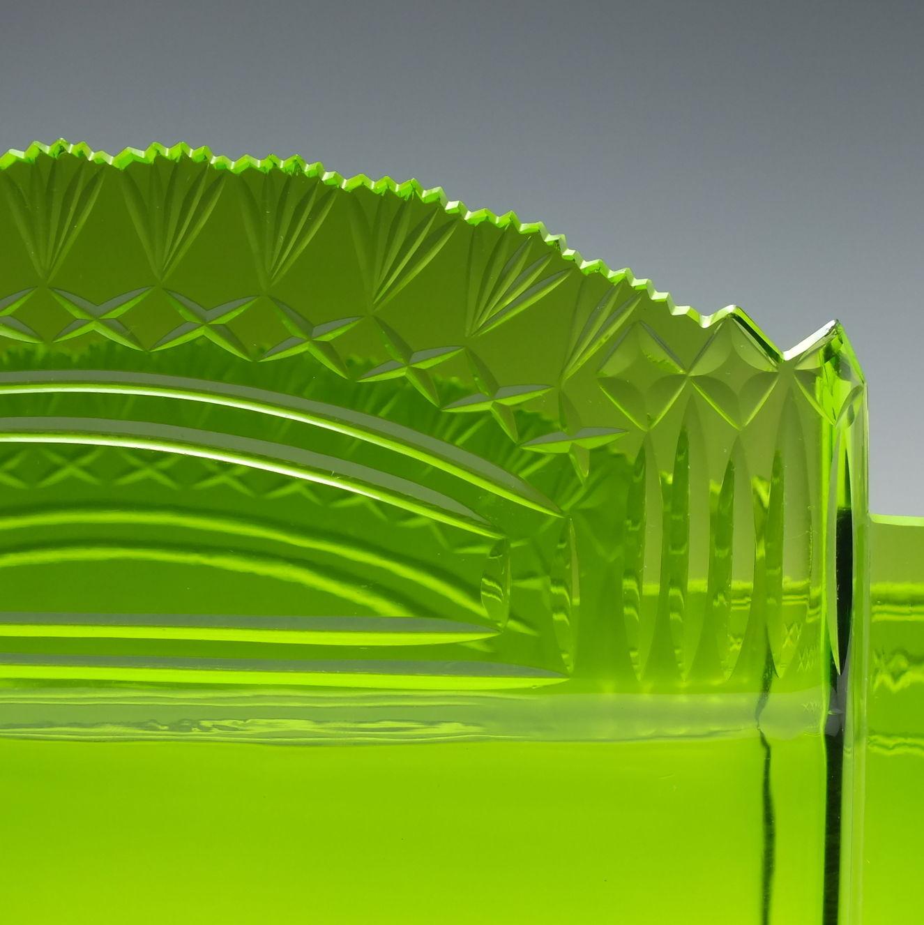 Large Arts & Crafts Jugendstil Pewter Centrepiece with Green Glass Liner c1900 For Sale 6