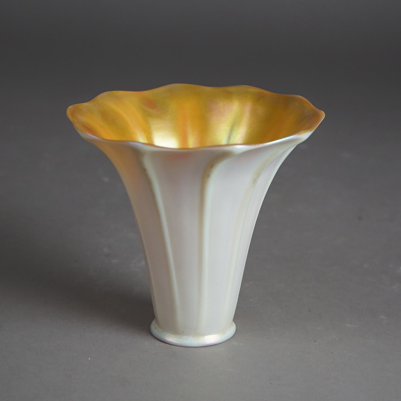 Large Arts &Crafts Quezal Calcite & Gold Art Glass Tulip Form Light Shade C1920 In Good Condition In Big Flats, NY