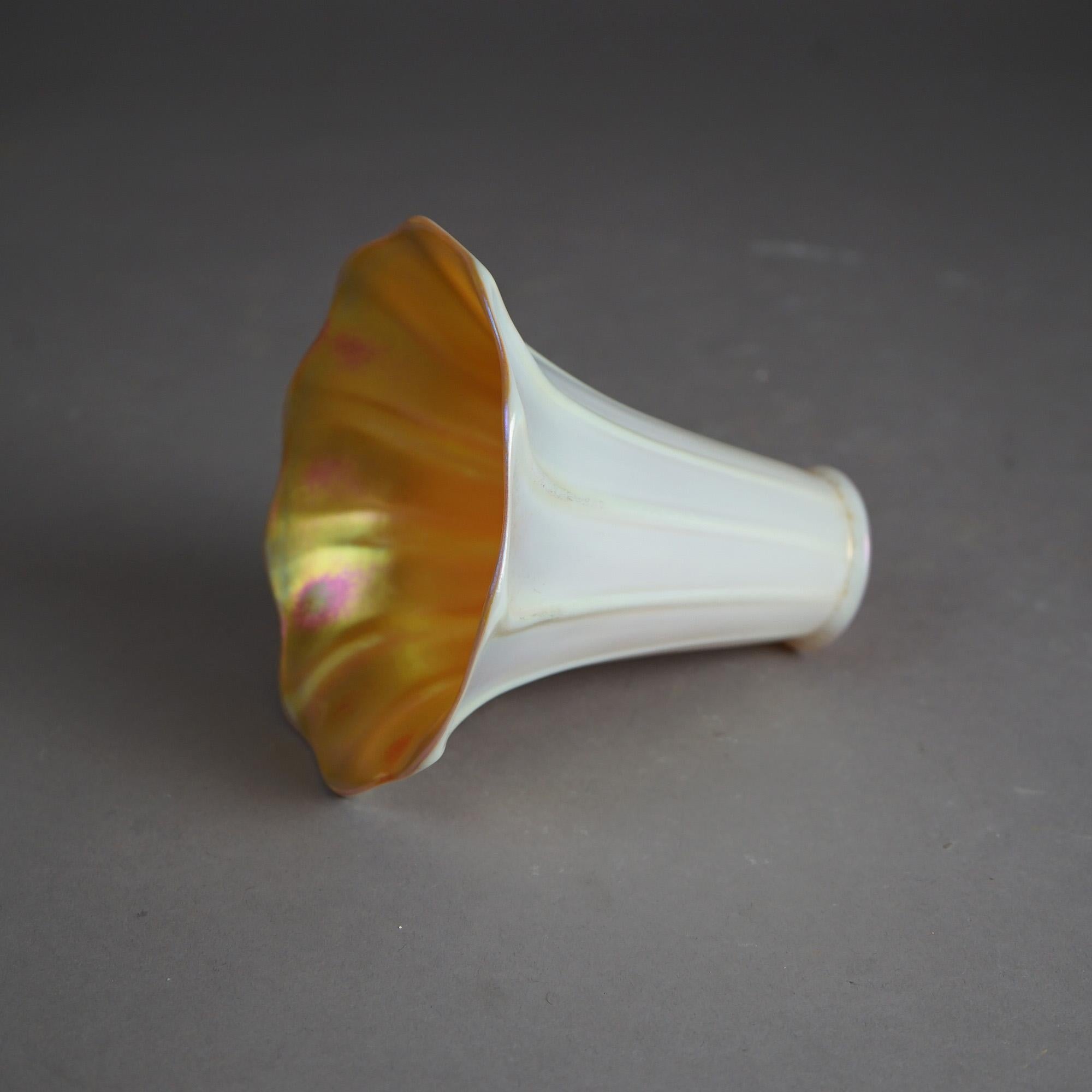Large Arts &Crafts Quezal Calcite & Gold Art Glass Tulip Form Light Shade C1920 1